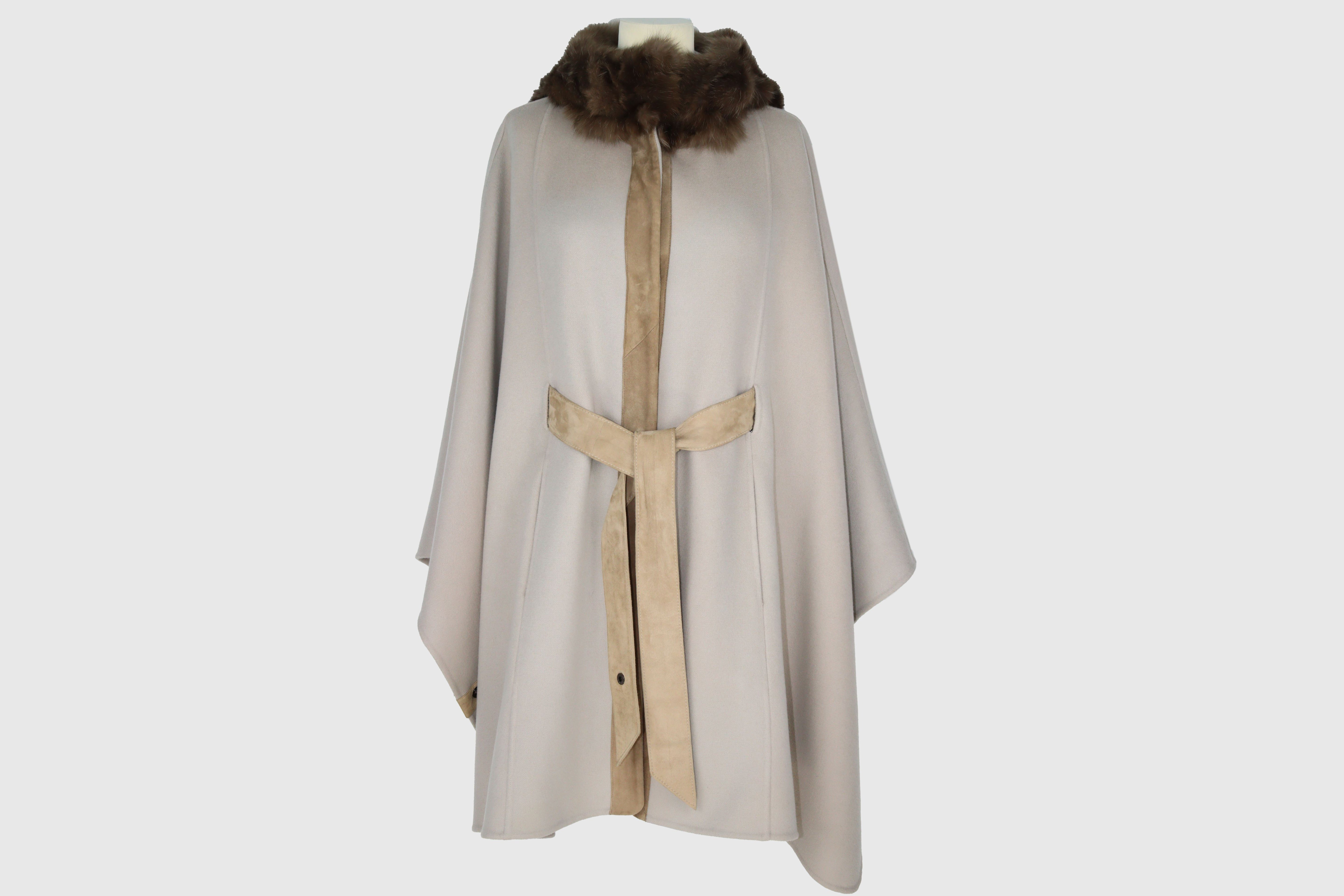Beige Cape w/ Hooded Fur Clothing Loro Piana