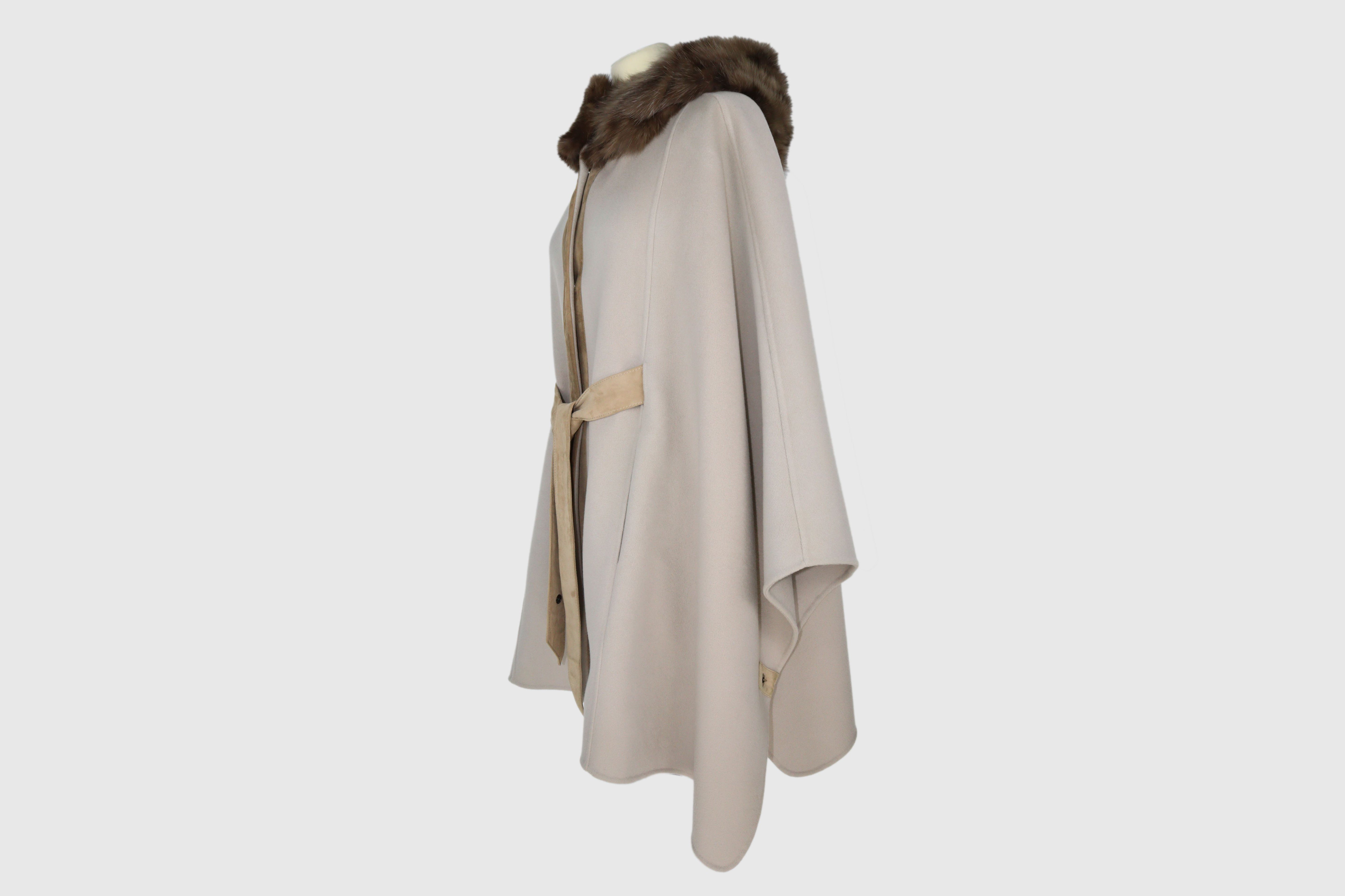 Beige Cape w/ Hooded Fur Clothing Loro Piana