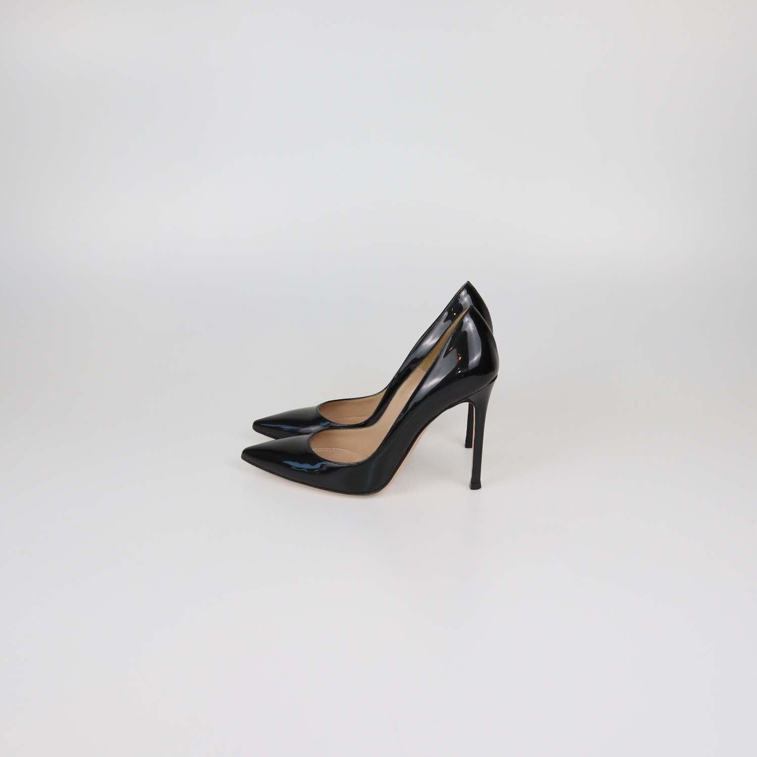 Gianvito Rossi Black Patent Leather Pointed Toe Pumps
