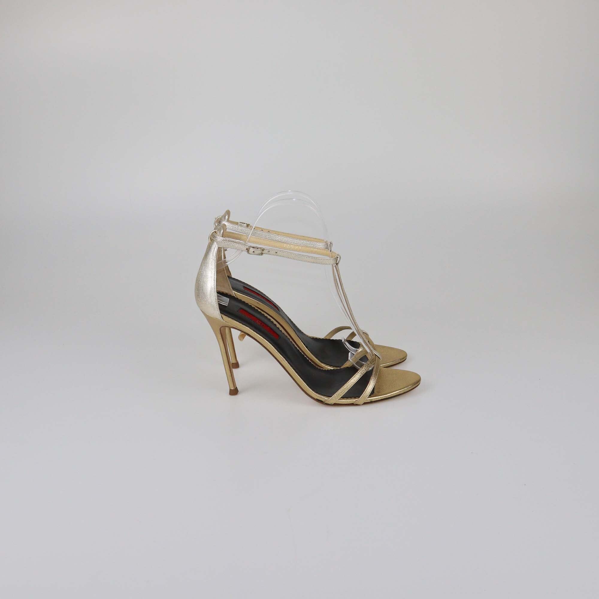 Carolina Herrera Gold T-Strap Sandals Womens Carolina Herrera