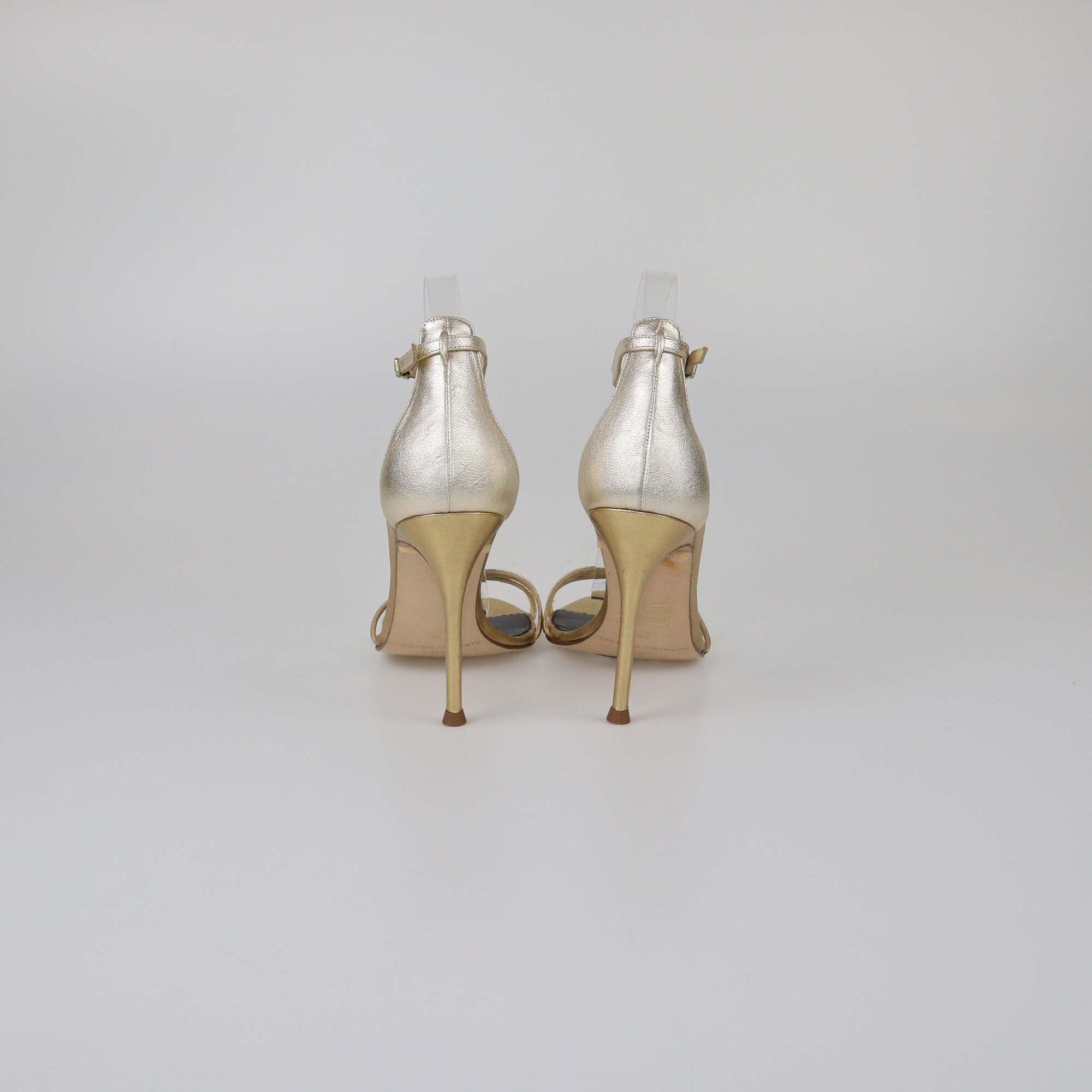 Carolina Herrera Gold T-Strap Sandals Womens Carolina Herrera