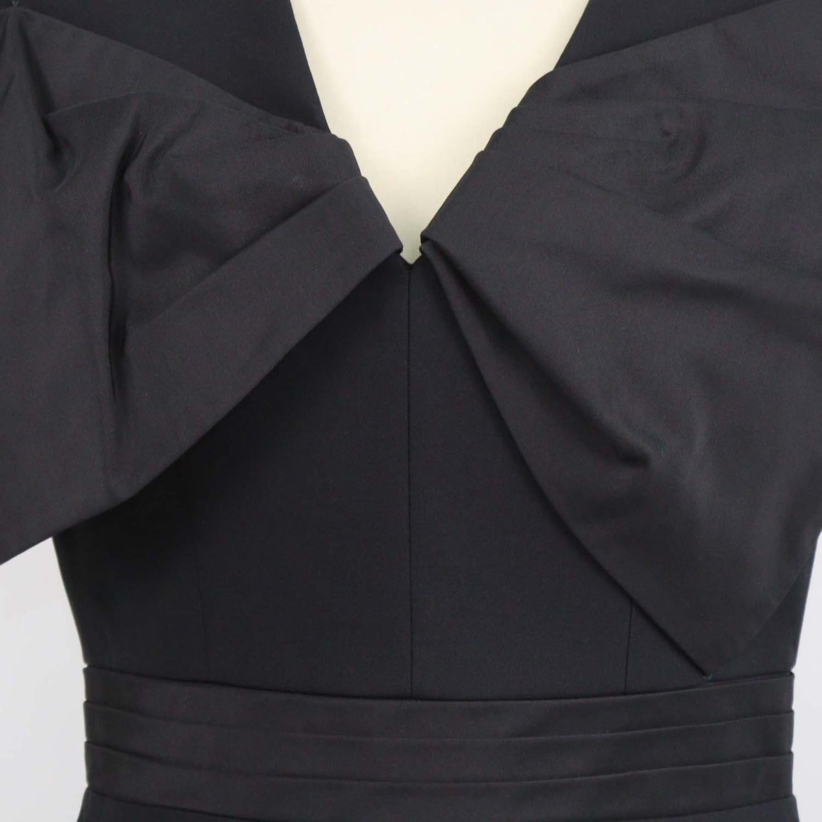 Alexander McQueen Black Wool Silk Bow Mini Dress