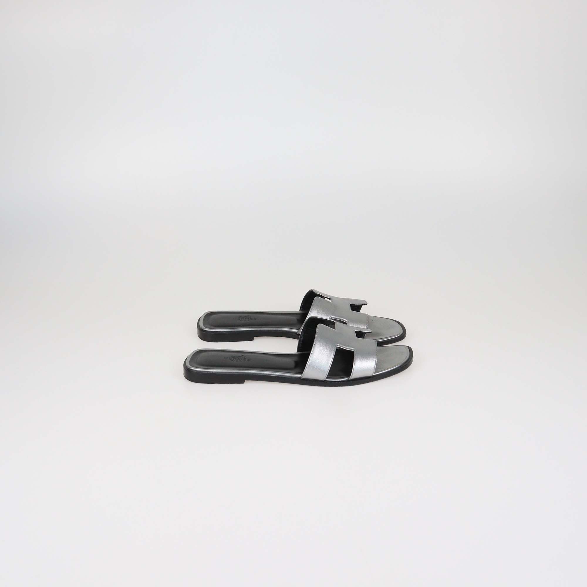 Hermes Gris Agente Leather Oran Flat Slide Sandals