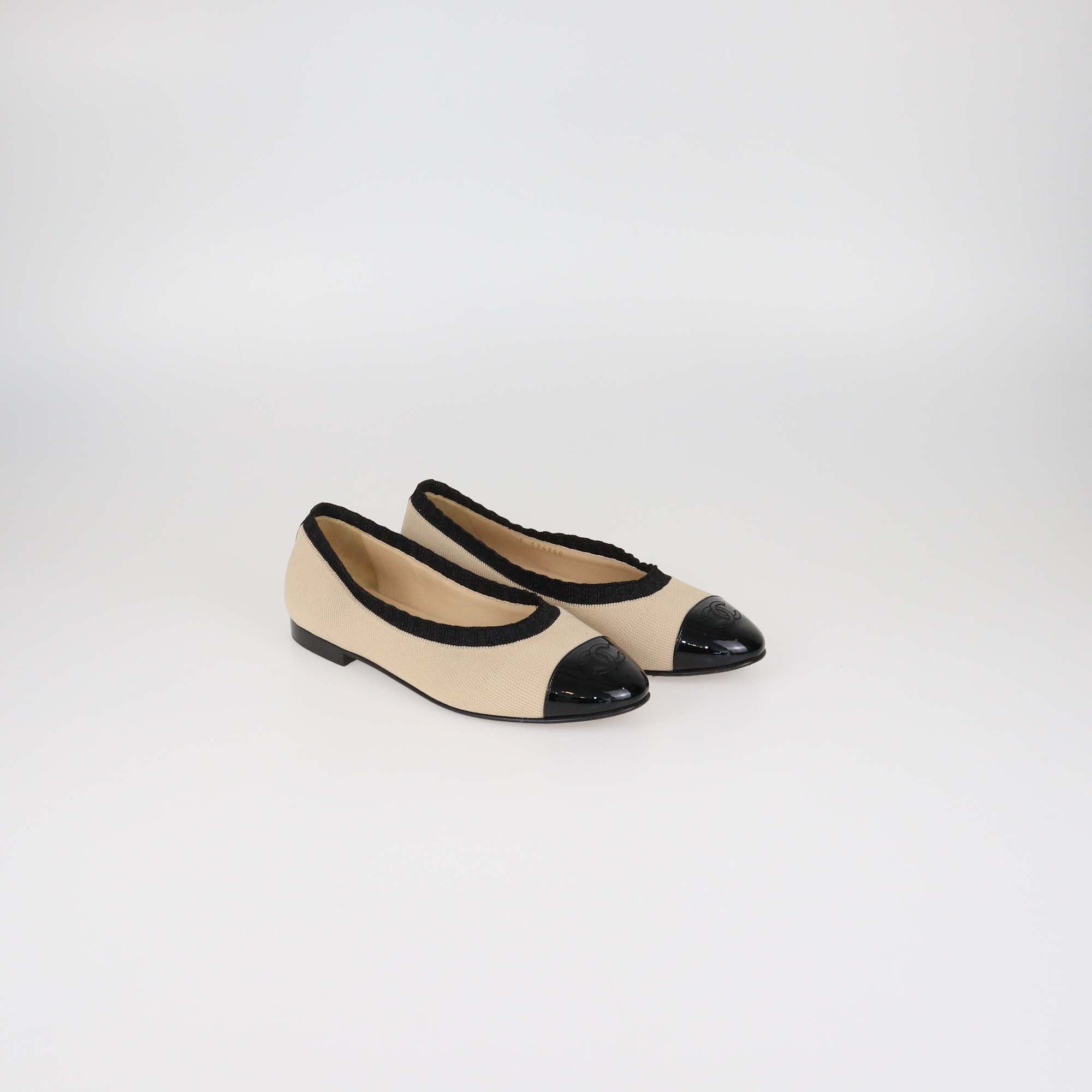 Chanel Beige/Black Knit Fabric and Patent Leather CC Cap Toe Ballet Flats
