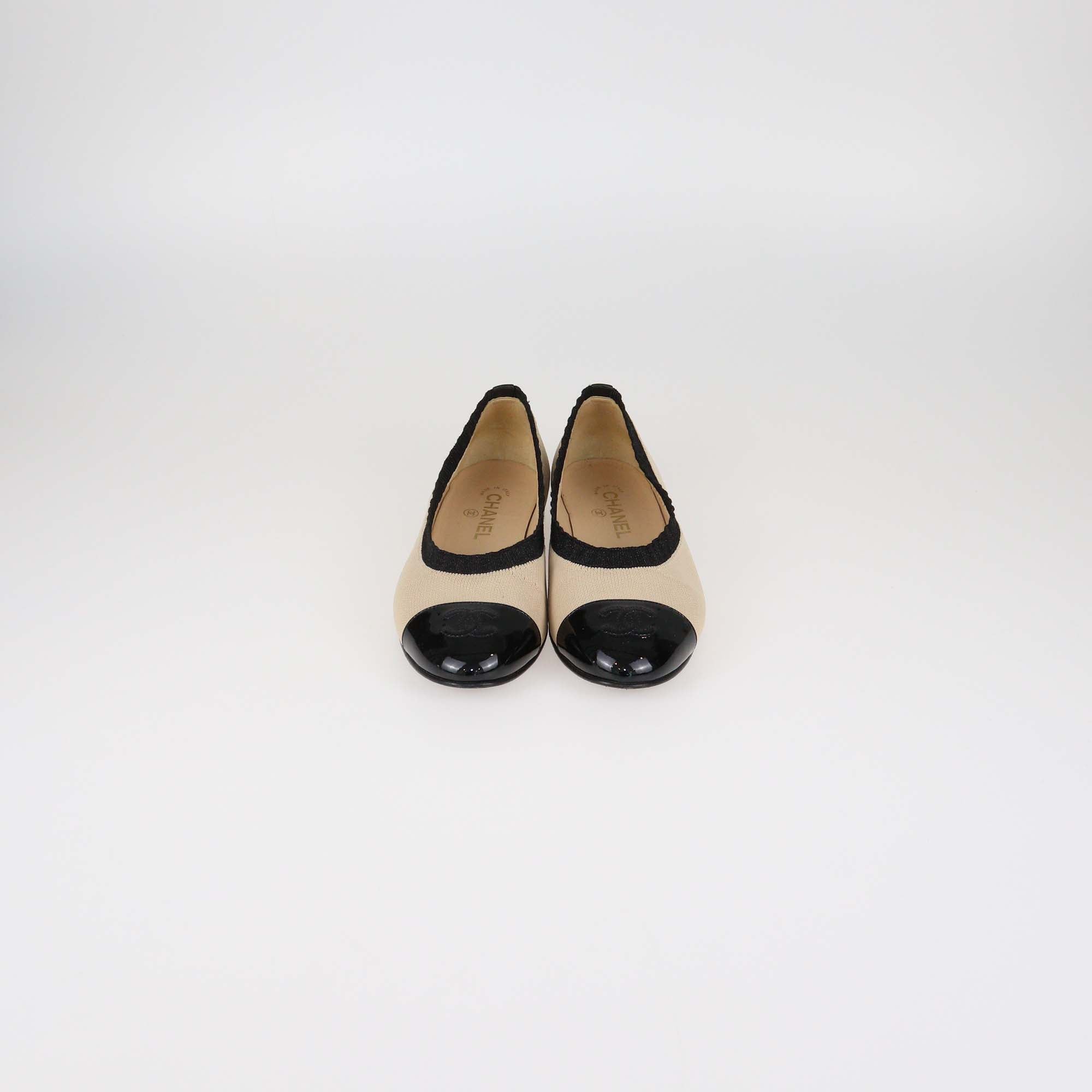 Chanel Beige/Black Knit Fabric and Patent Leather CC Cap Toe Ballet Flats