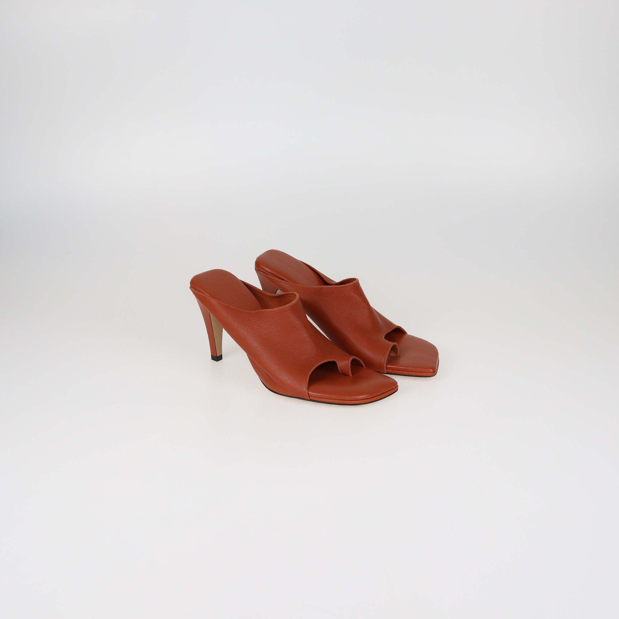 Bottega Veneta Brick Leather Thong Slide Sandals