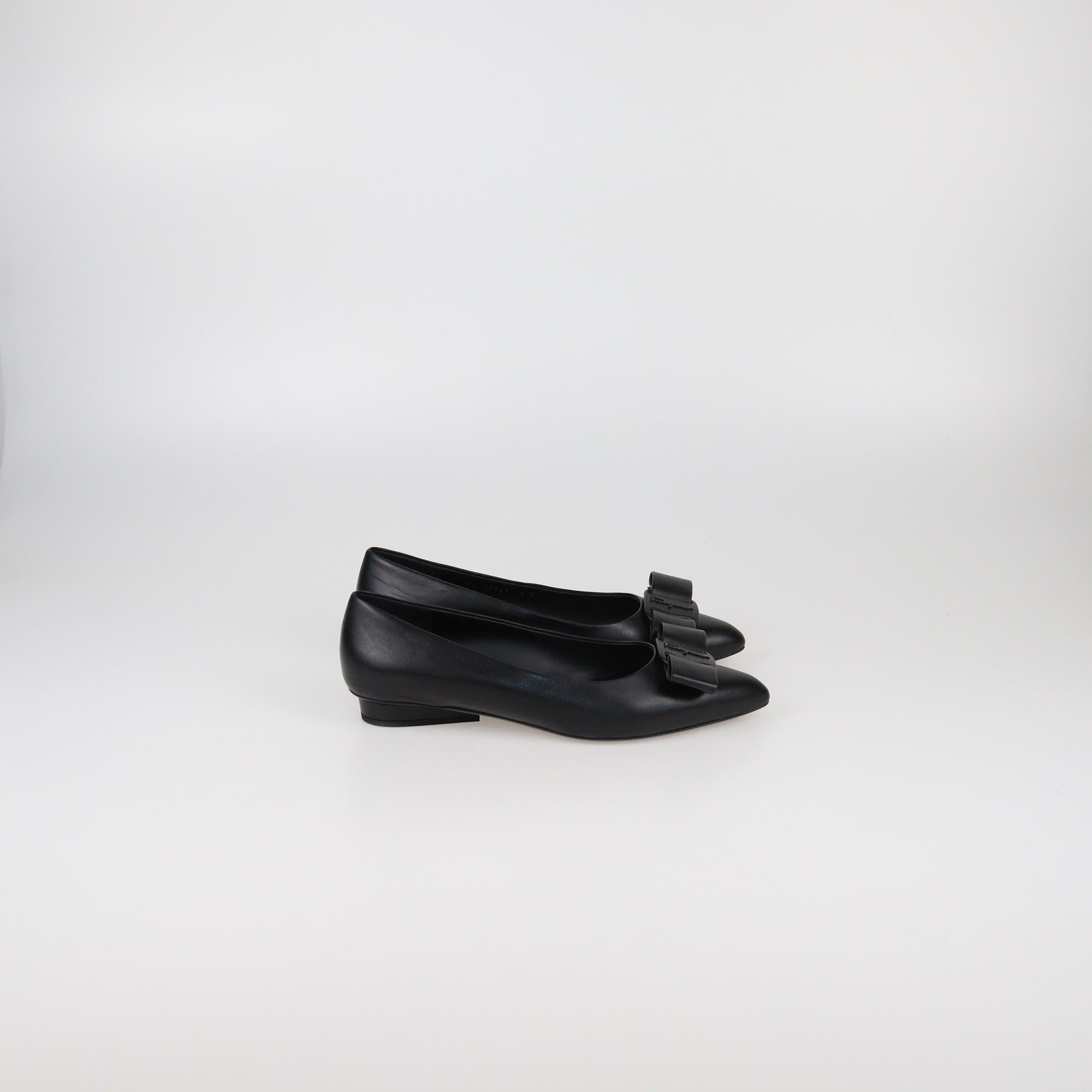 Salvatore Ferragamo Black Viva Bow Pointed Toe Pumps Womens Salvatore Ferragamo