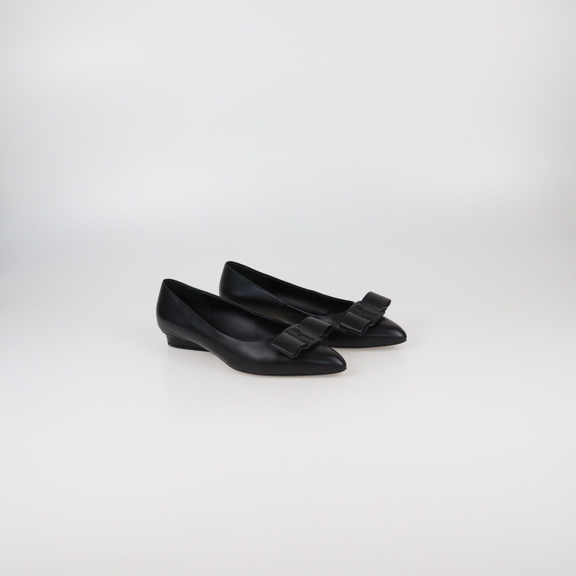 Salvatore Ferragamo Black Viva Bow Pointed Toe Pumps Womens Salvatore Ferragamo