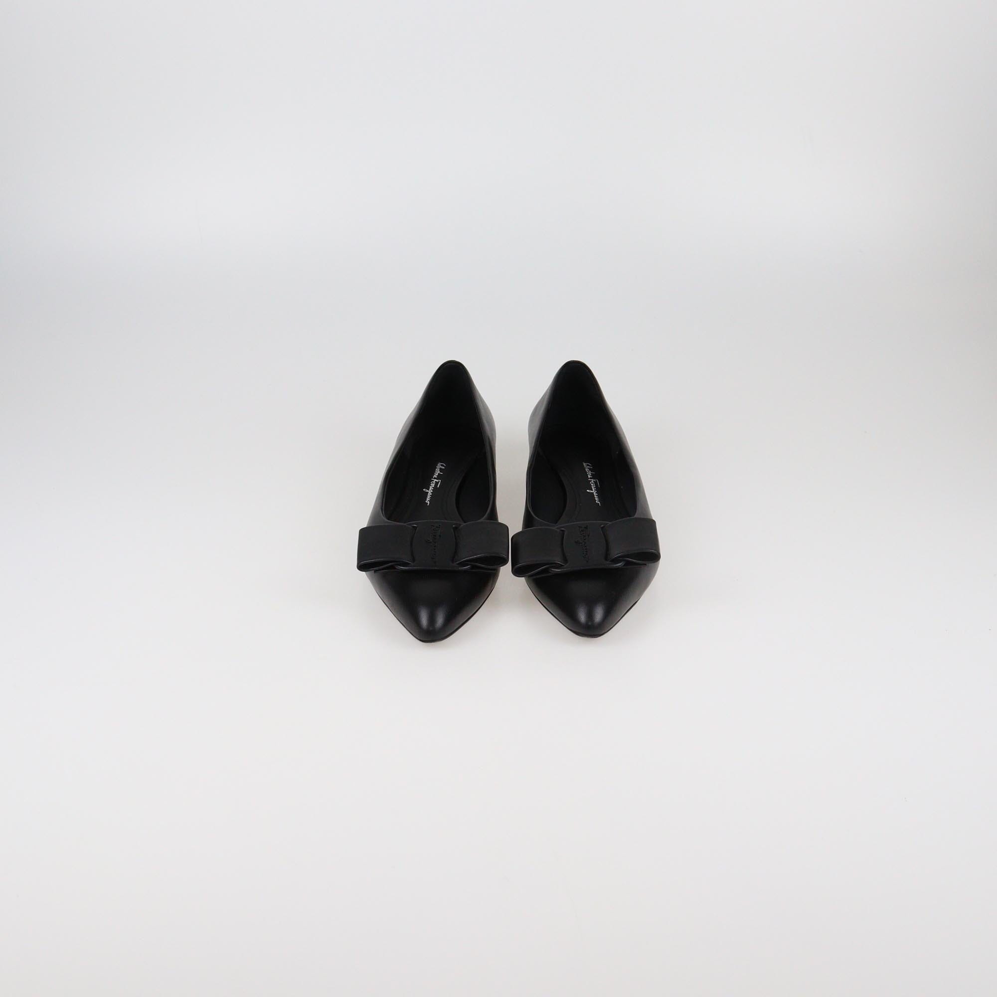 Salvatore Ferragamo Black Viva Bow Pointed Toe Pumps Womens Salvatore Ferragamo
