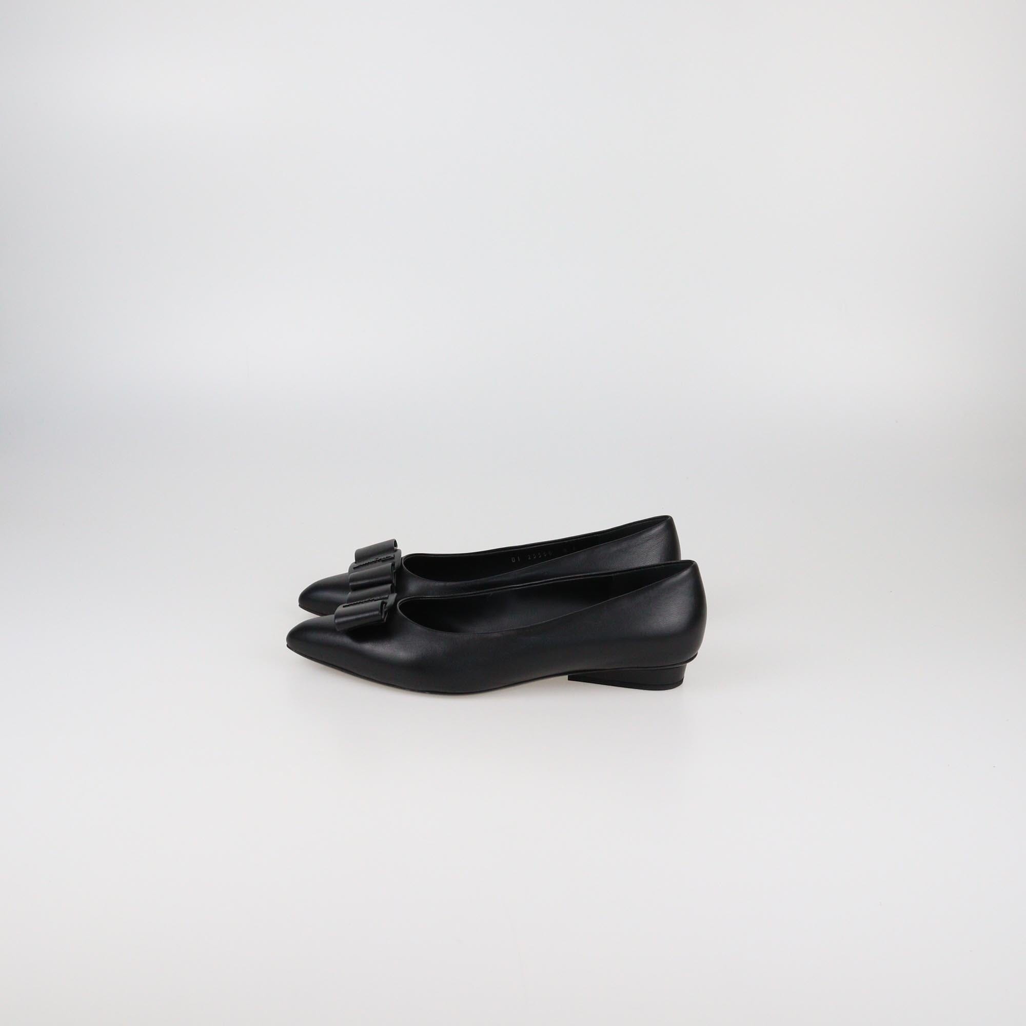 Salvatore Ferragamo Black Viva Bow Pointed Toe Pumps Womens Salvatore Ferragamo