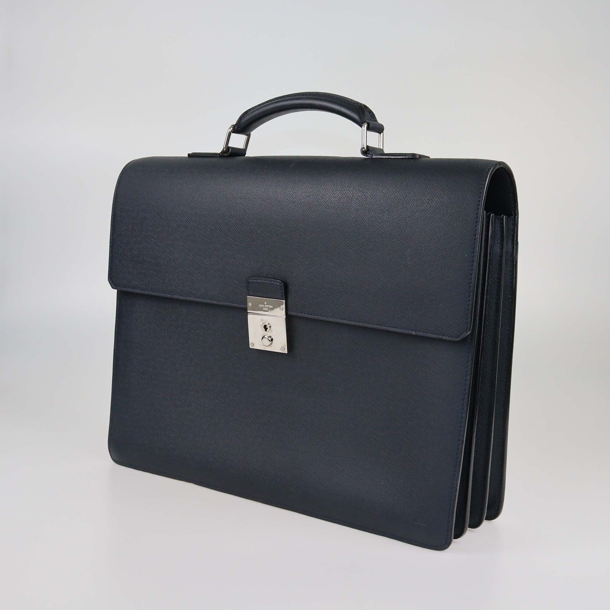 Louis Vuitton Black Taiga Neo Robusto 3 Briefcase Womens Louis Vuitton