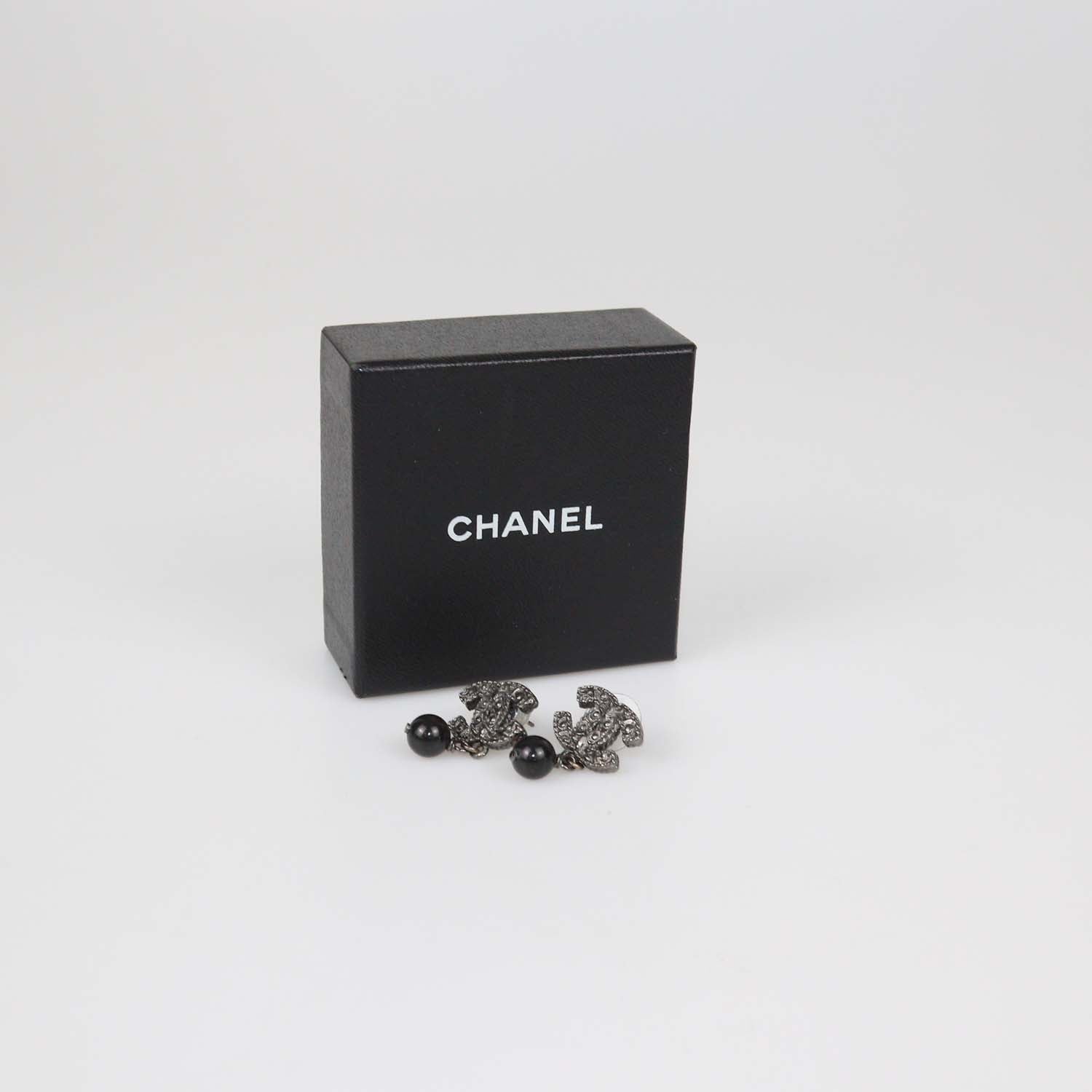 Chanel Black CC Beaded Faux Pearl Drop Push Back Earrings