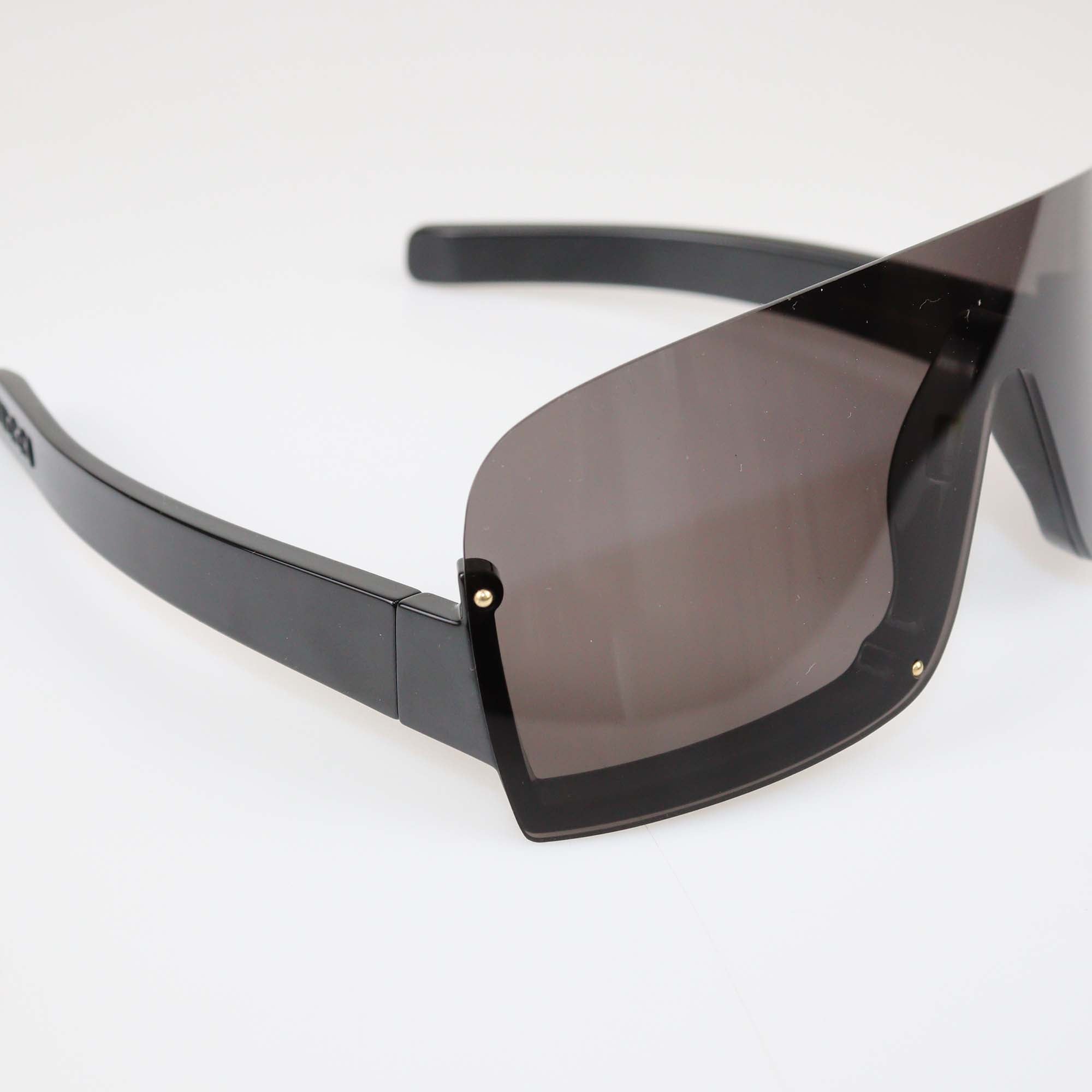 Gucci Black Irregular Injected Frame Shield Sunglasses