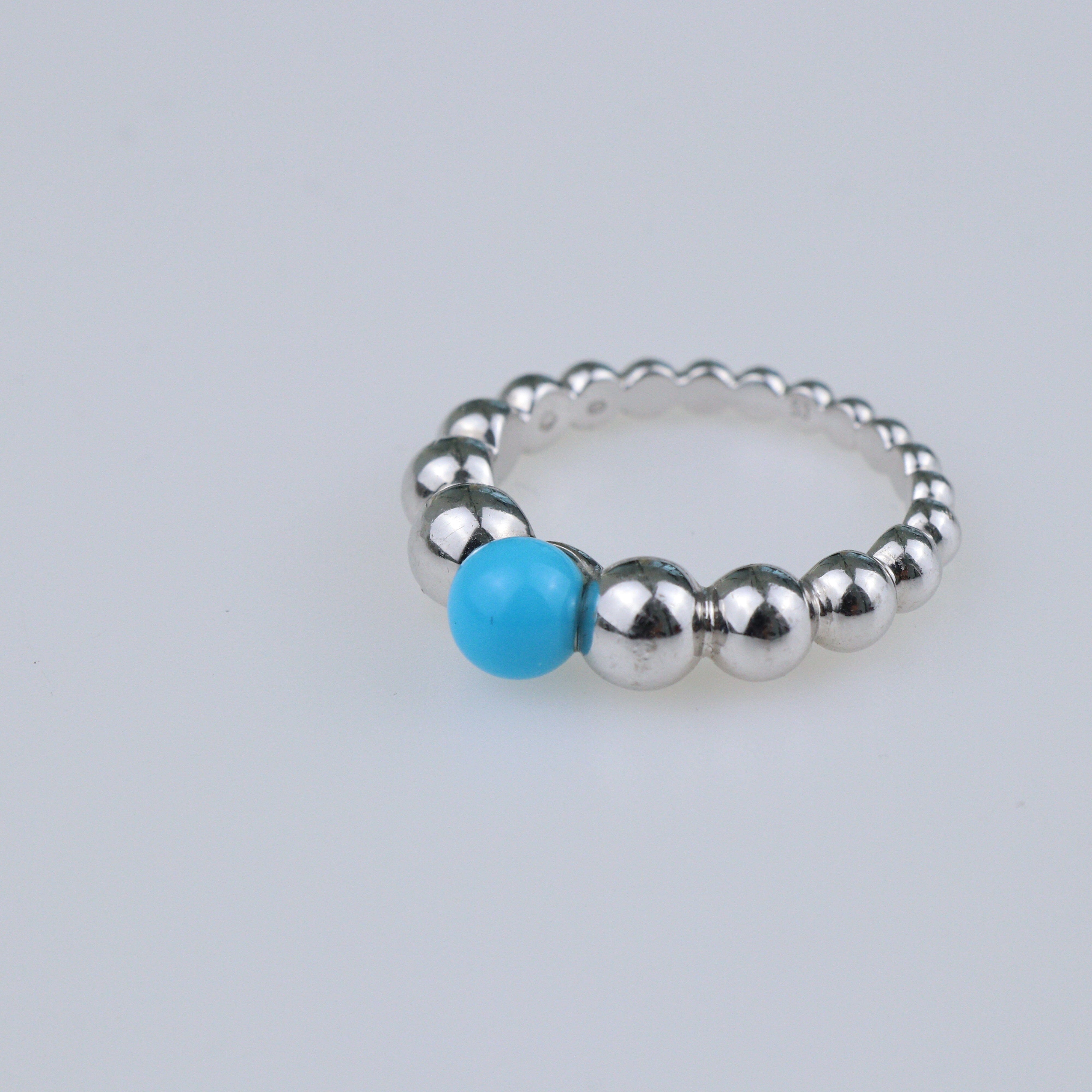 Van Cleef & Arpels 18K White Gold Turqouise Perlee Coleurs Variation Ring Ring Van Cleef & Arpels