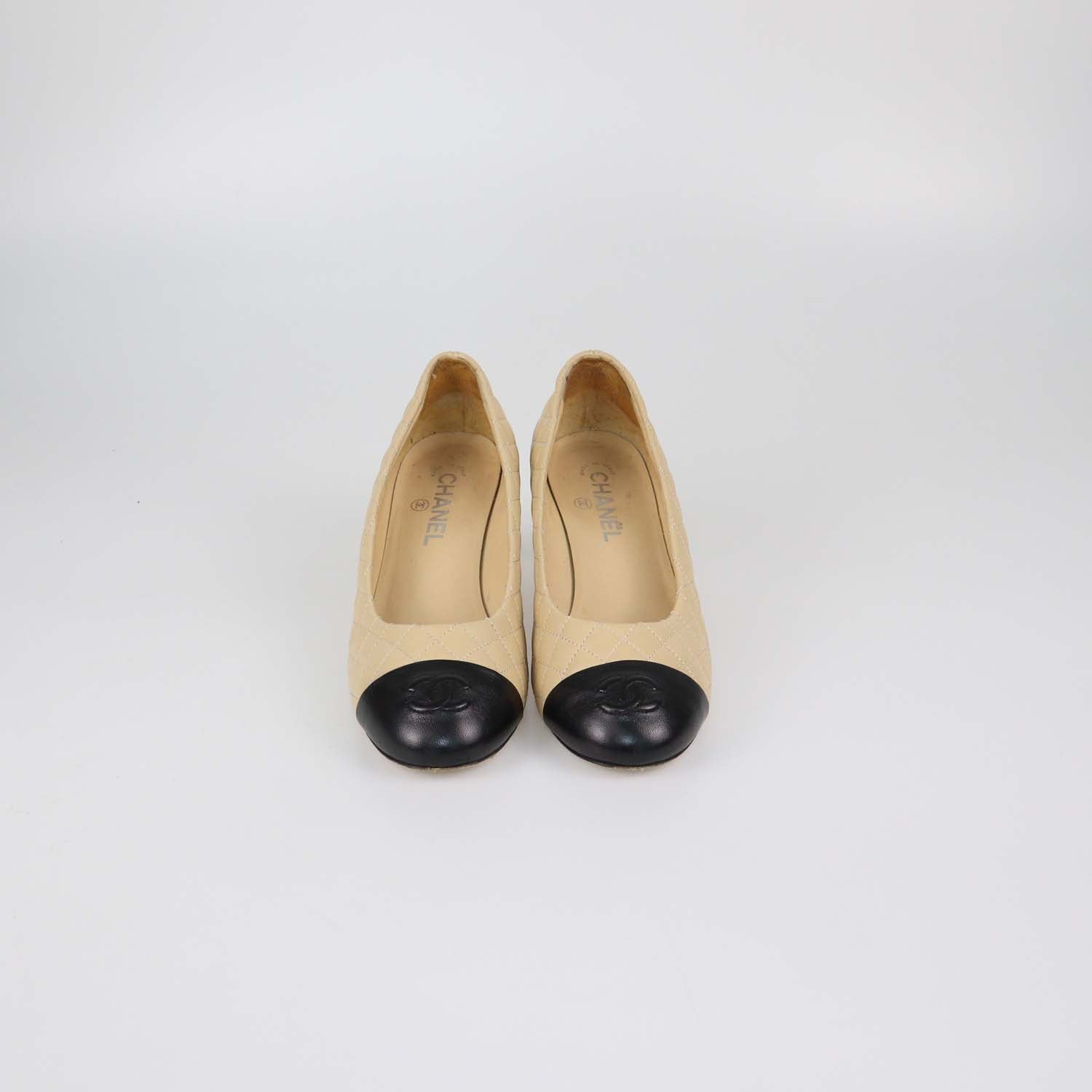 Chanel Beige/Black Quilted Leather CC Cap Toe Heel Pumps