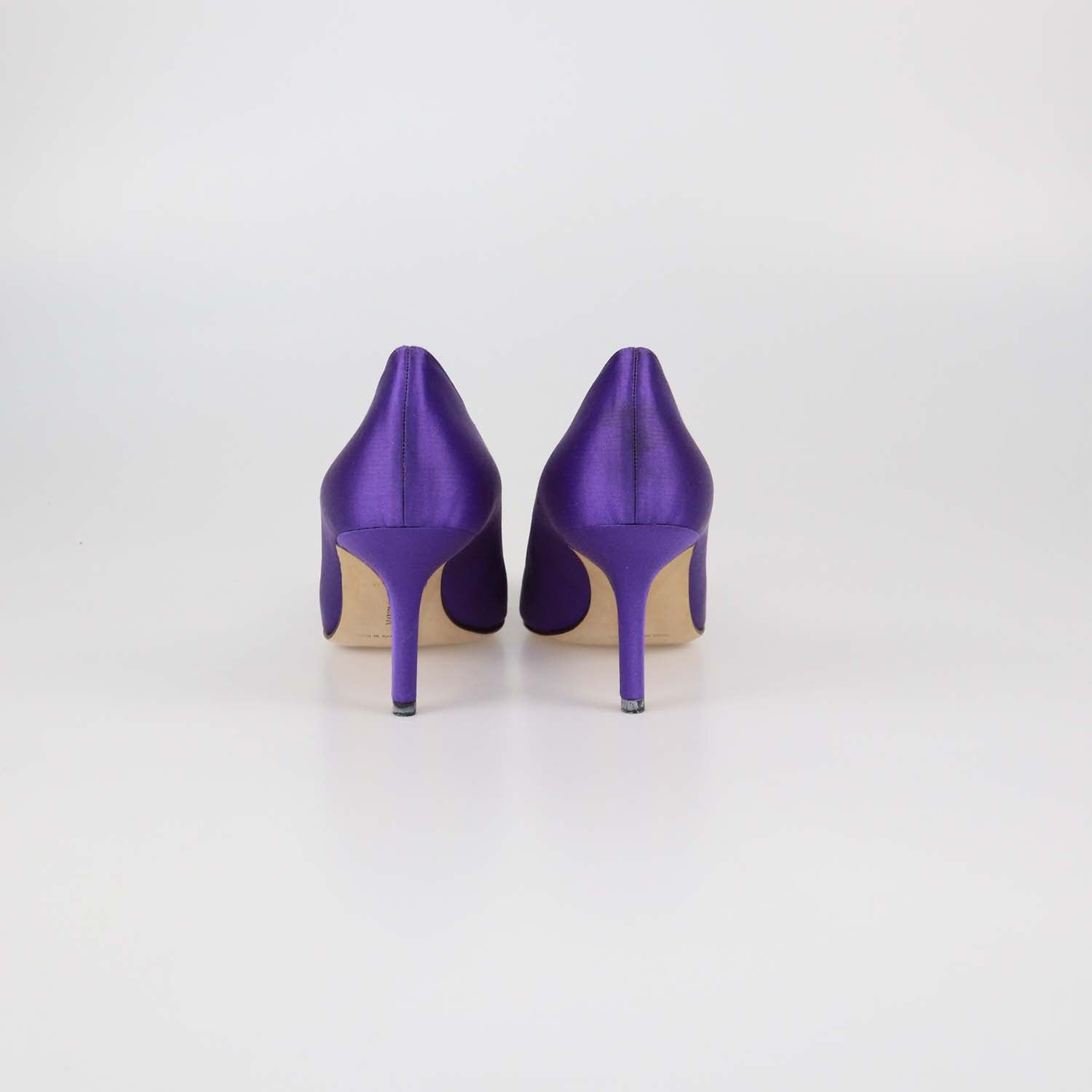 Manolo Blahnik Purple Satin Hangisi Pumps