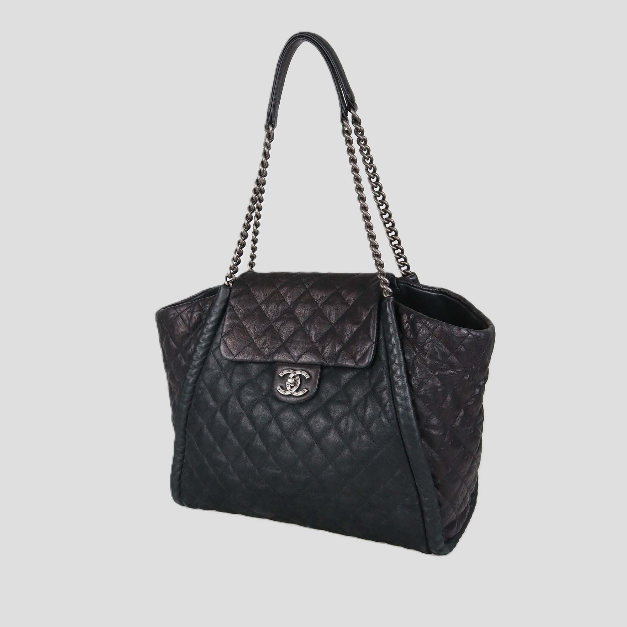 Chanel Black Quilted Leather Studded CC Flap Chain Shoulder Bag