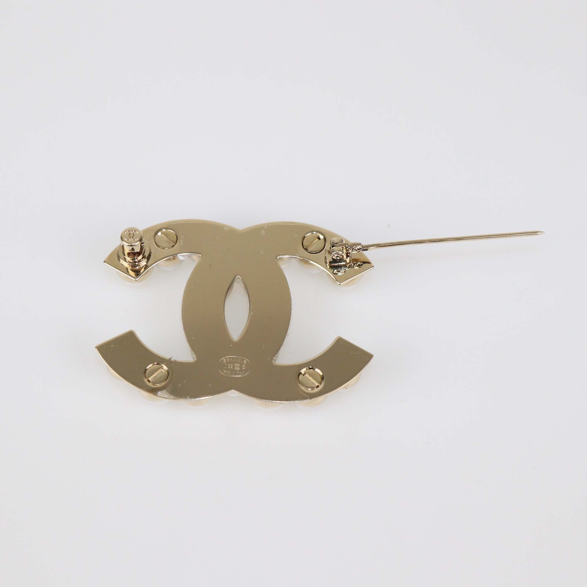Chanel Gold Tone Metal CC Faux Pearl Pin Brooch