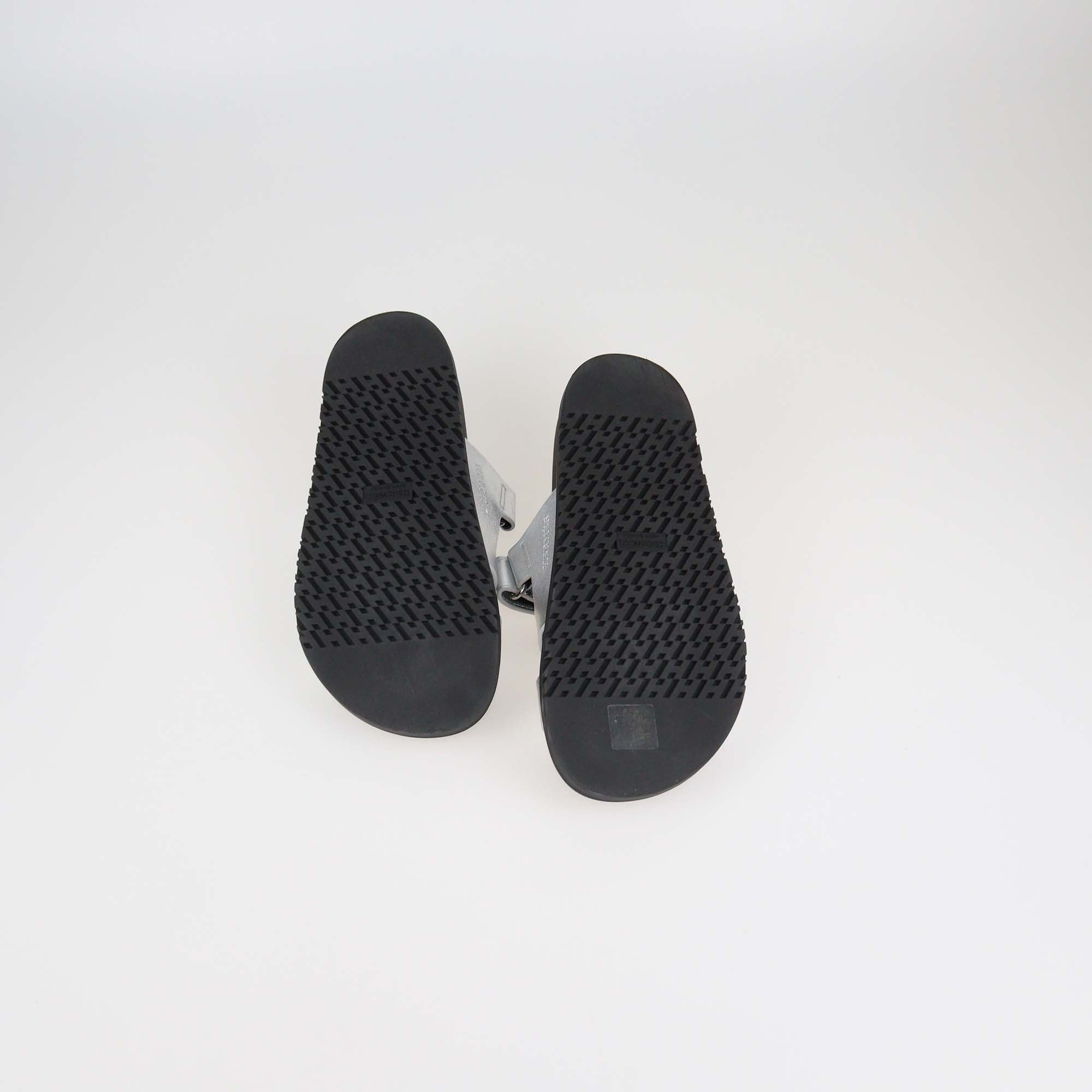 Hermes Gris Argenté Leather Chypre Sandals