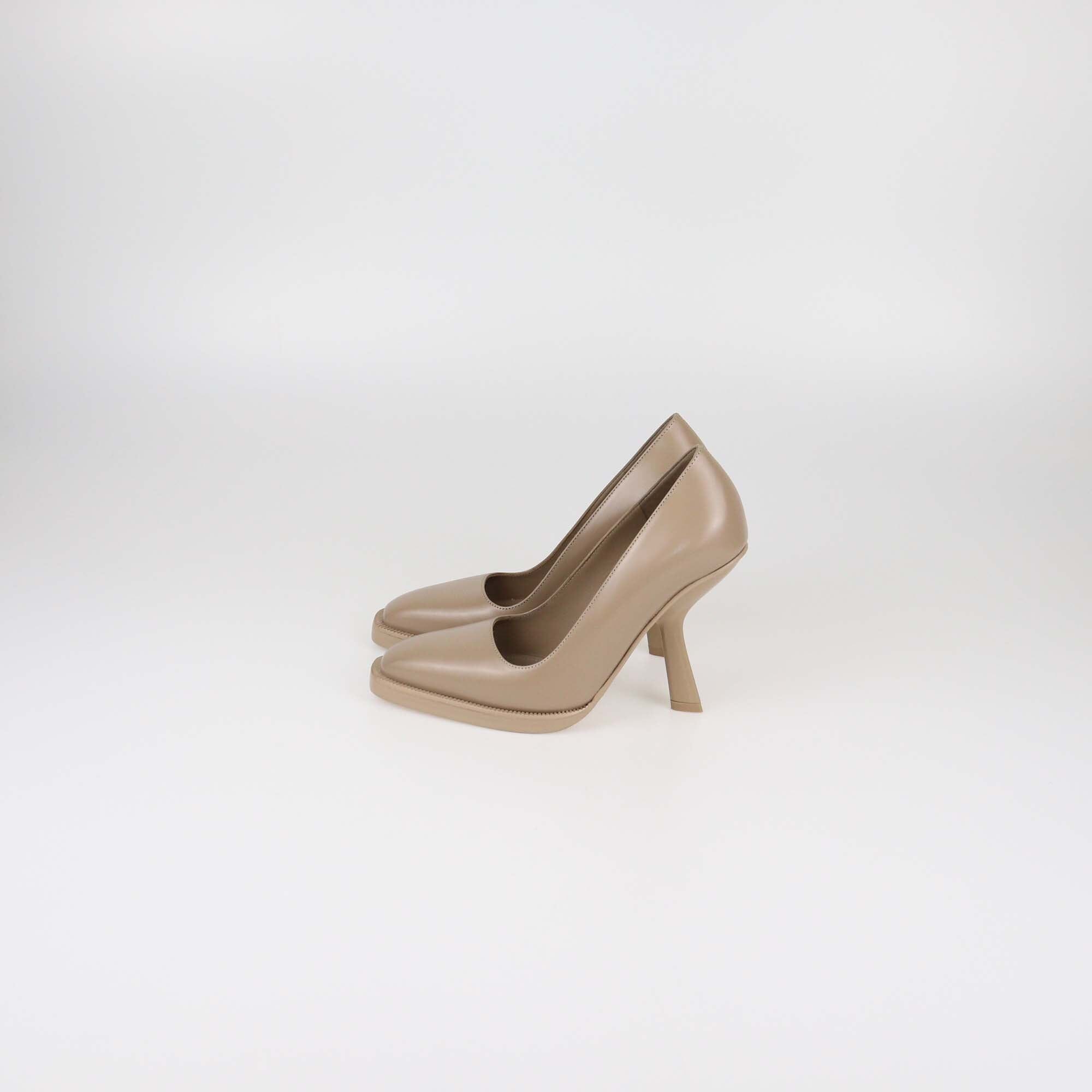 Salvatore Ferragamo Beige Anser X5 Pumps Womens Salvatore Ferragamo