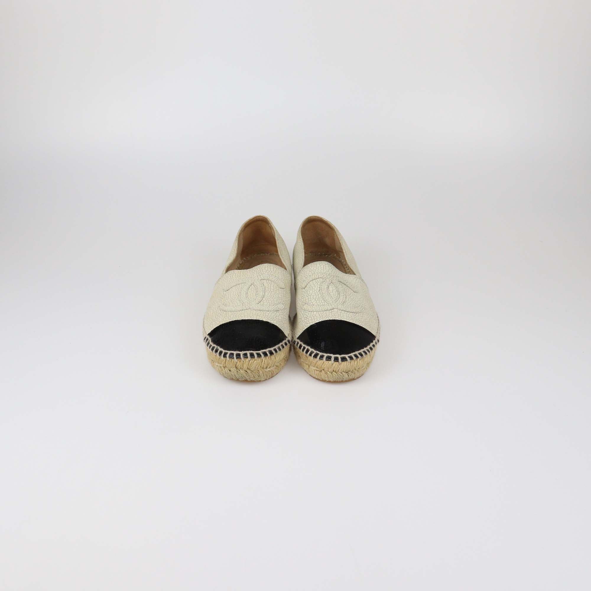 Chanel Light Beige/Black Crackled Effect Leather and Patent Leather Espadrilles Cap Toe Flats