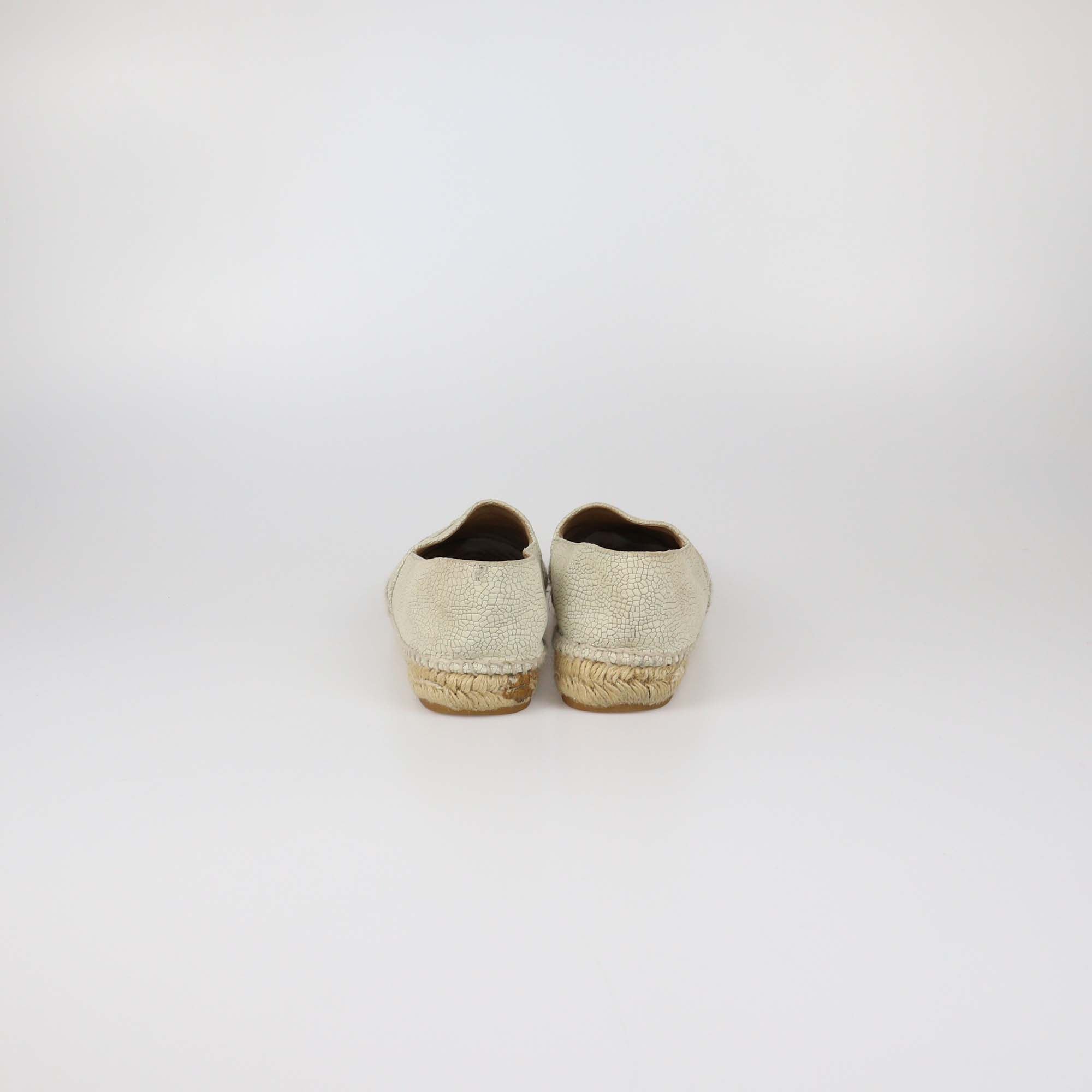 Chanel Light Beige/Black Crackled Effect Leather and Patent Leather Espadrilles Cap Toe Flats