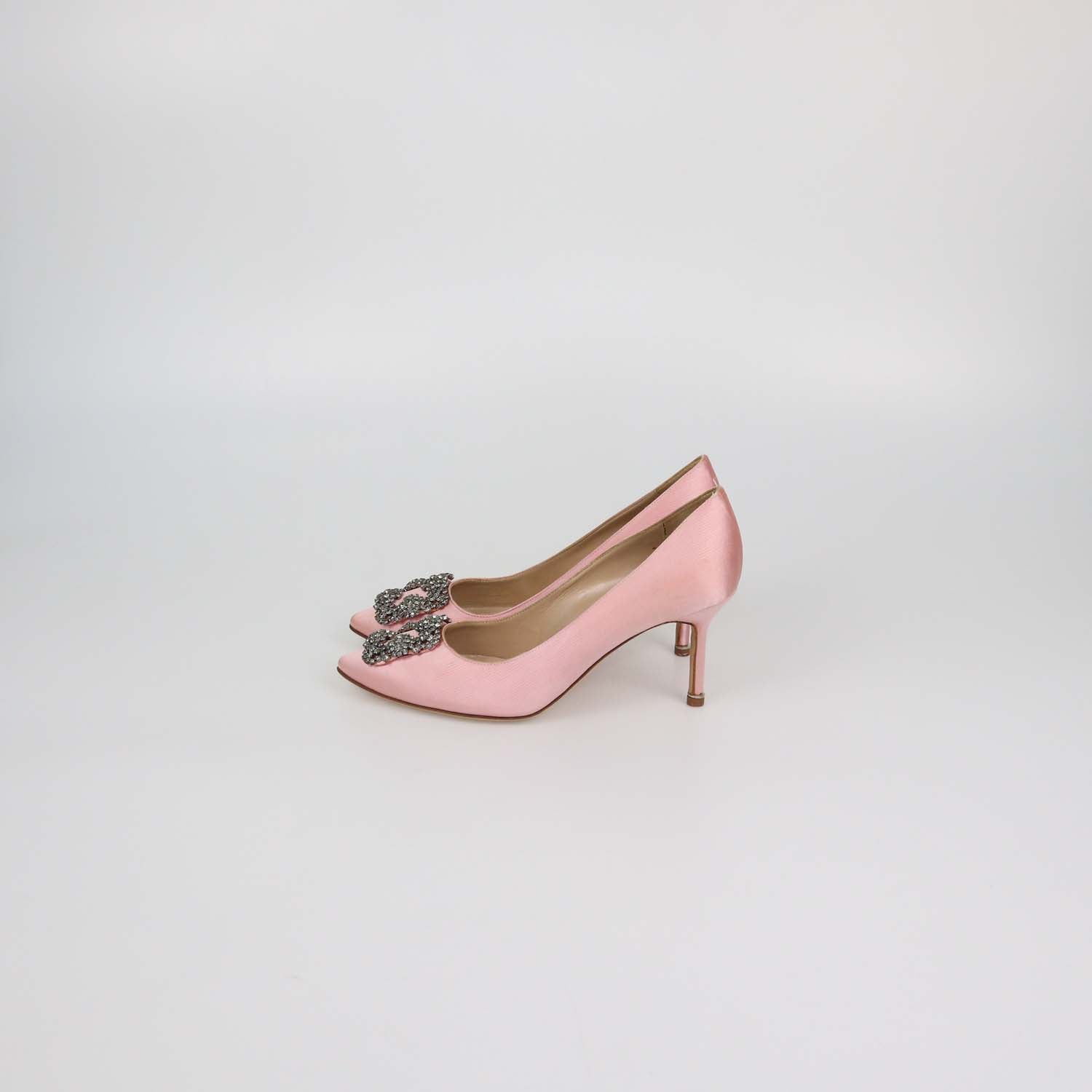 Manolo Blahnik Pink Satin Hangisi Pumps