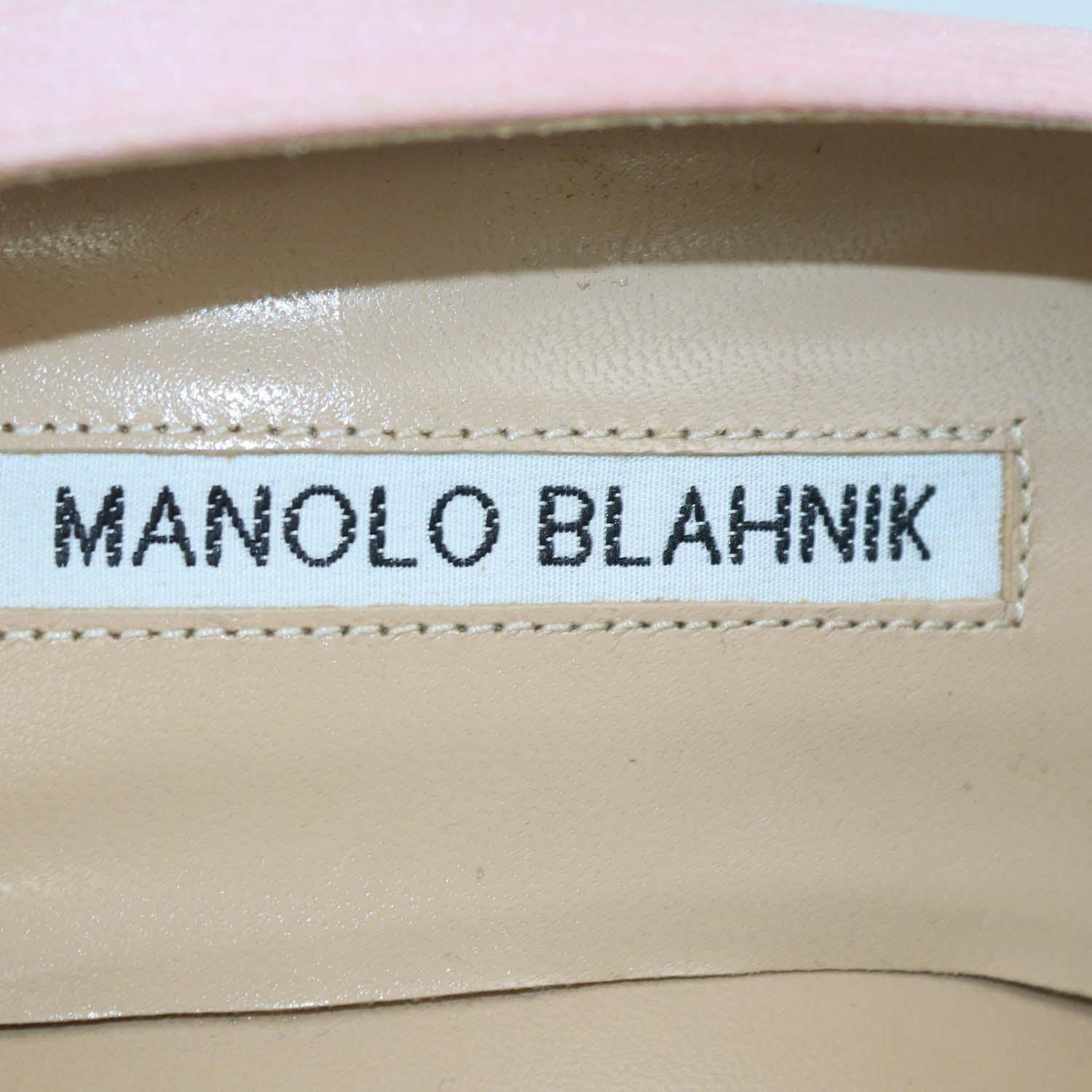 Manolo Blahnik Pink Satin Hangisi Pumps