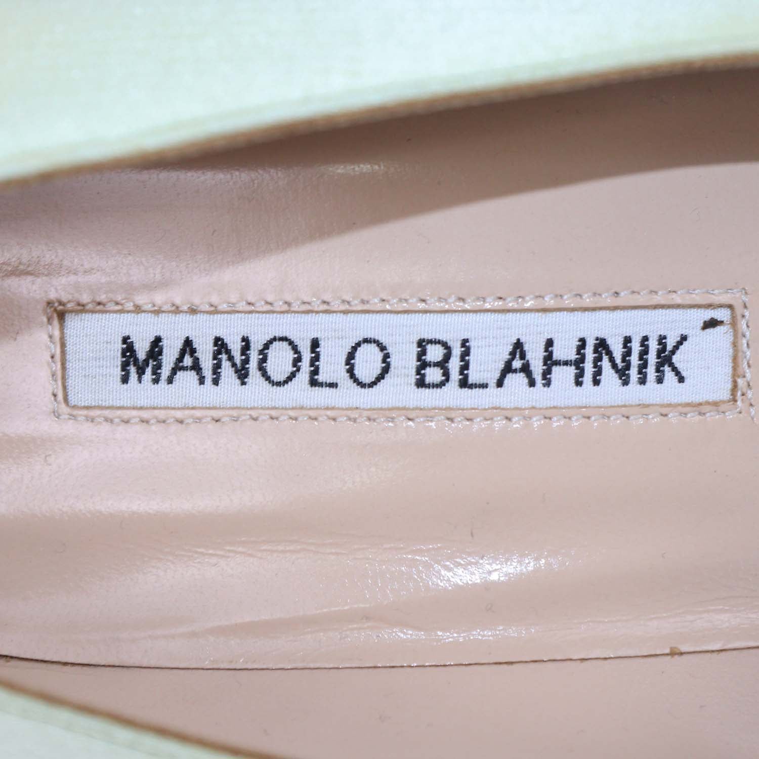 Manolo Blahnik Light Green Satin Hangisi Pumps