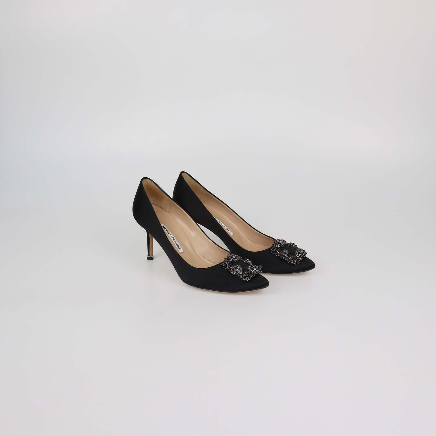 Manolo Blahnik Black Satin Hangisi Pumps
