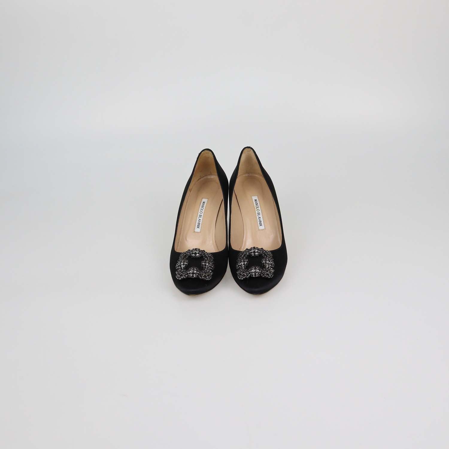 Manolo Blahnik Black Satin Hangisi Pumps