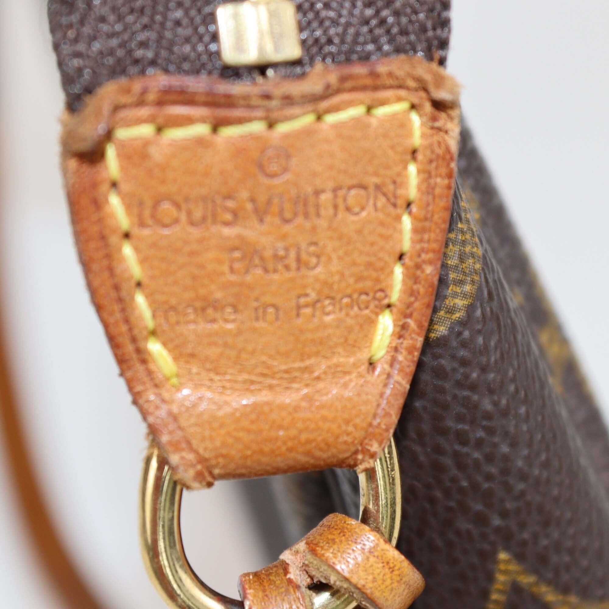 Louis Vuitton Monogram Pochette Accessoires Womens Louis Vuitton