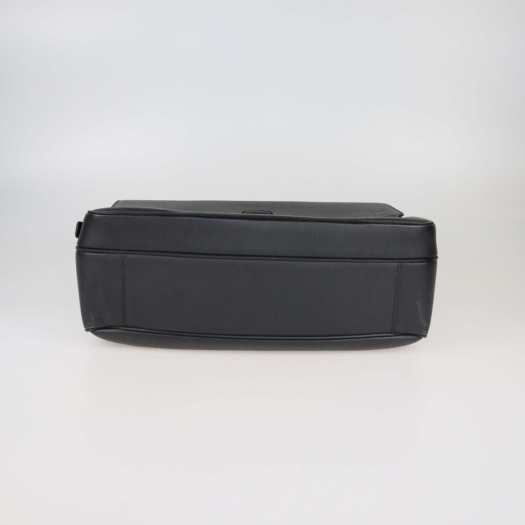 Louis Vuitton Black Epi Vassili PM Womens Louis Vuitton