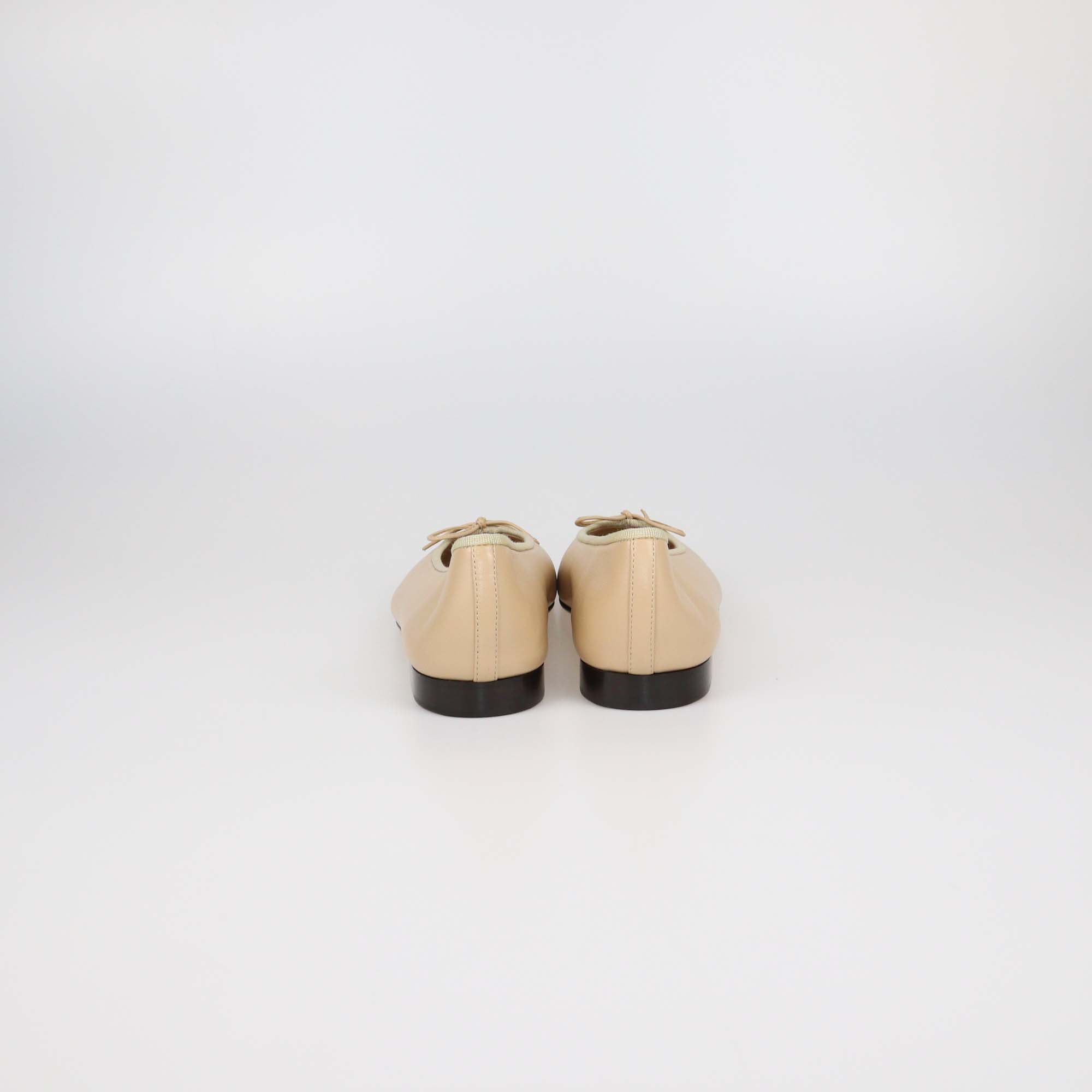 Chanel Beige/Black Leather Bow CC Cap Toe Flats