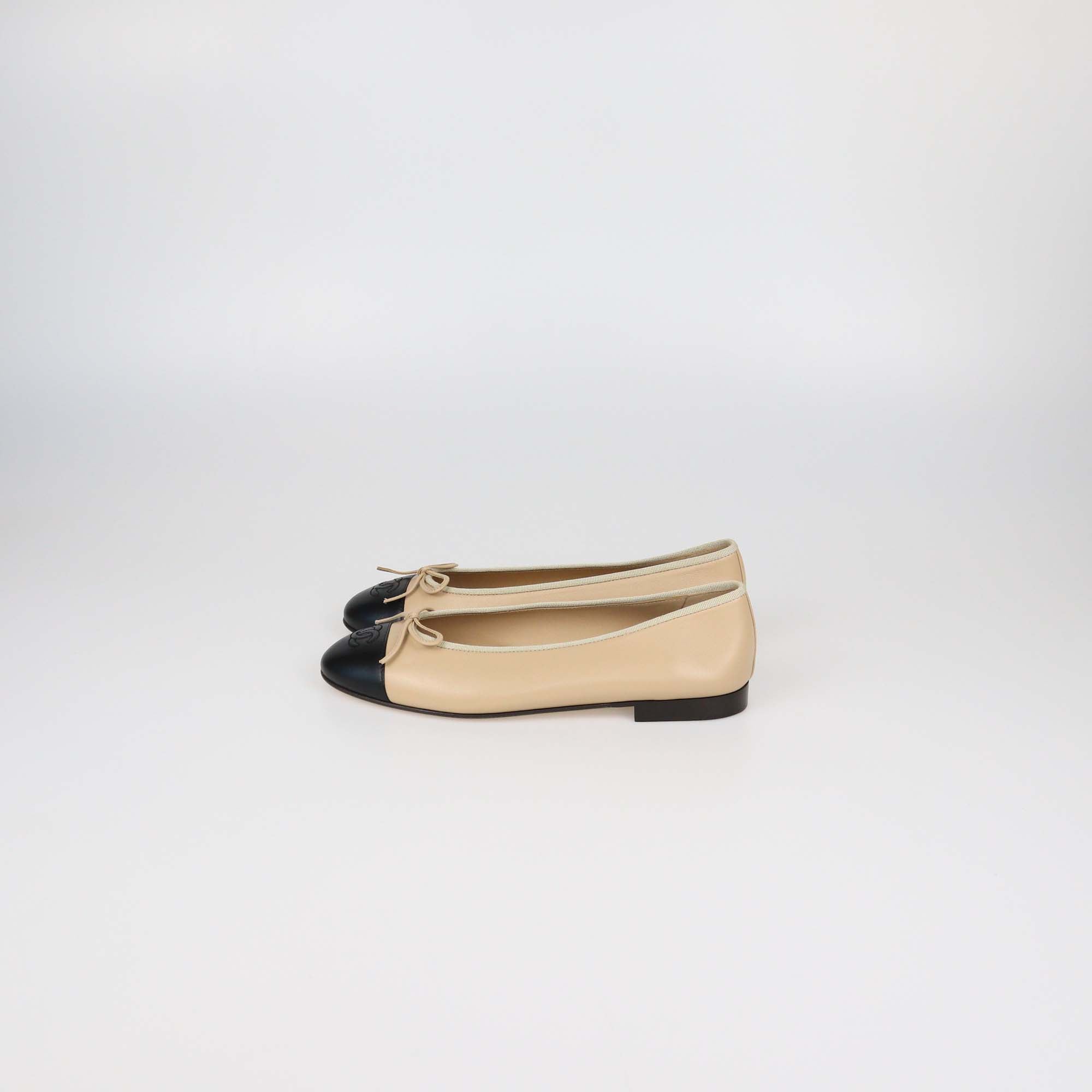 Chanel Beige/Black Leather Bow CC Cap Toe Flats