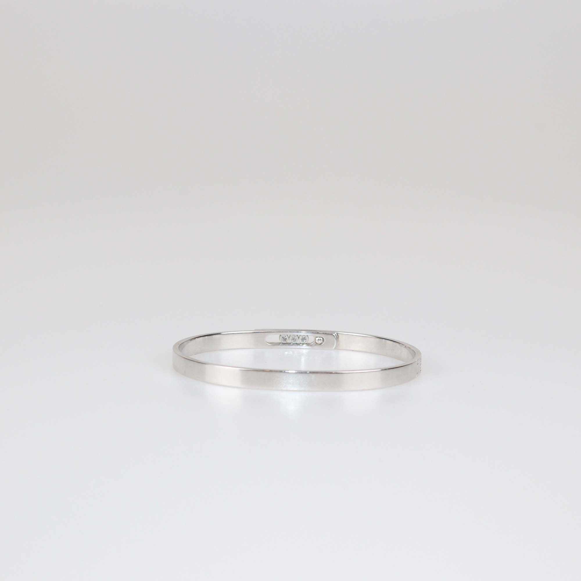 Messika 18K White Gold Half Paved Diamond Move Noa Bangle Bracelet Size L