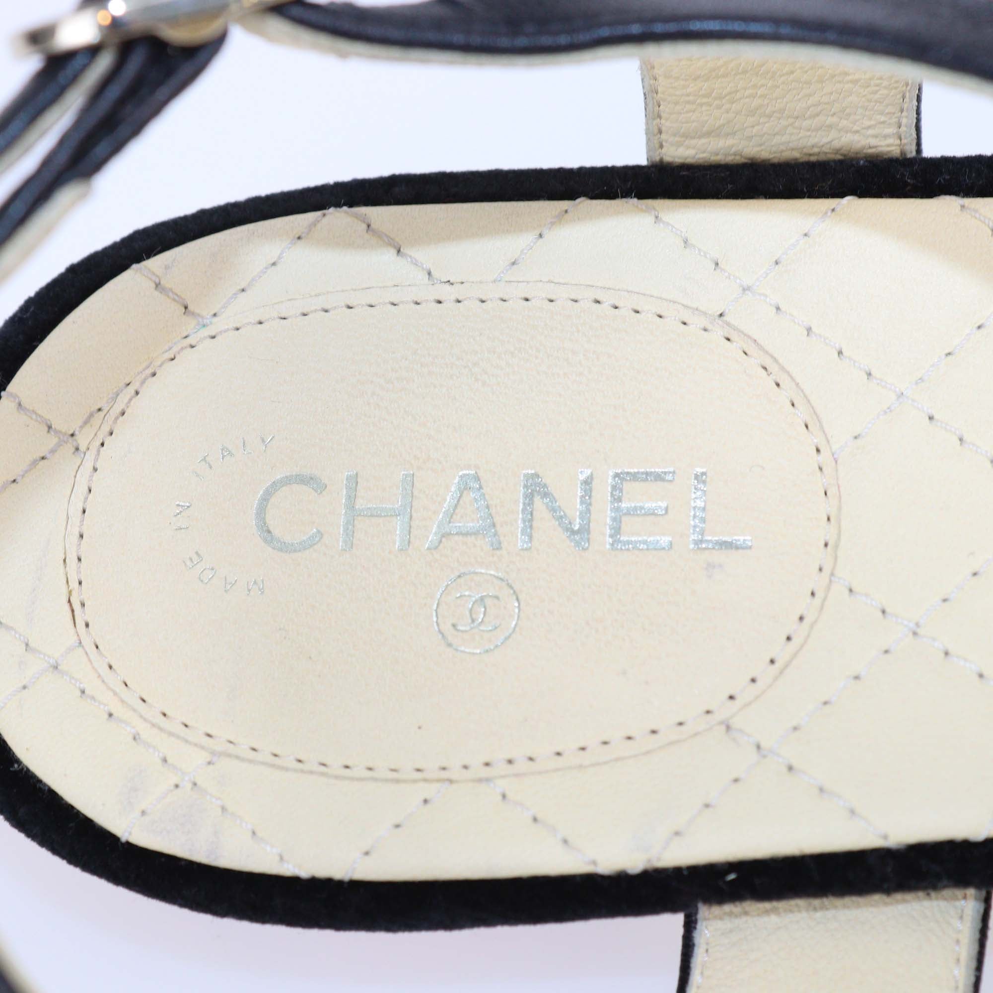Chanel Black/Cream Leather Camellia Pearl Bow Thong Flats