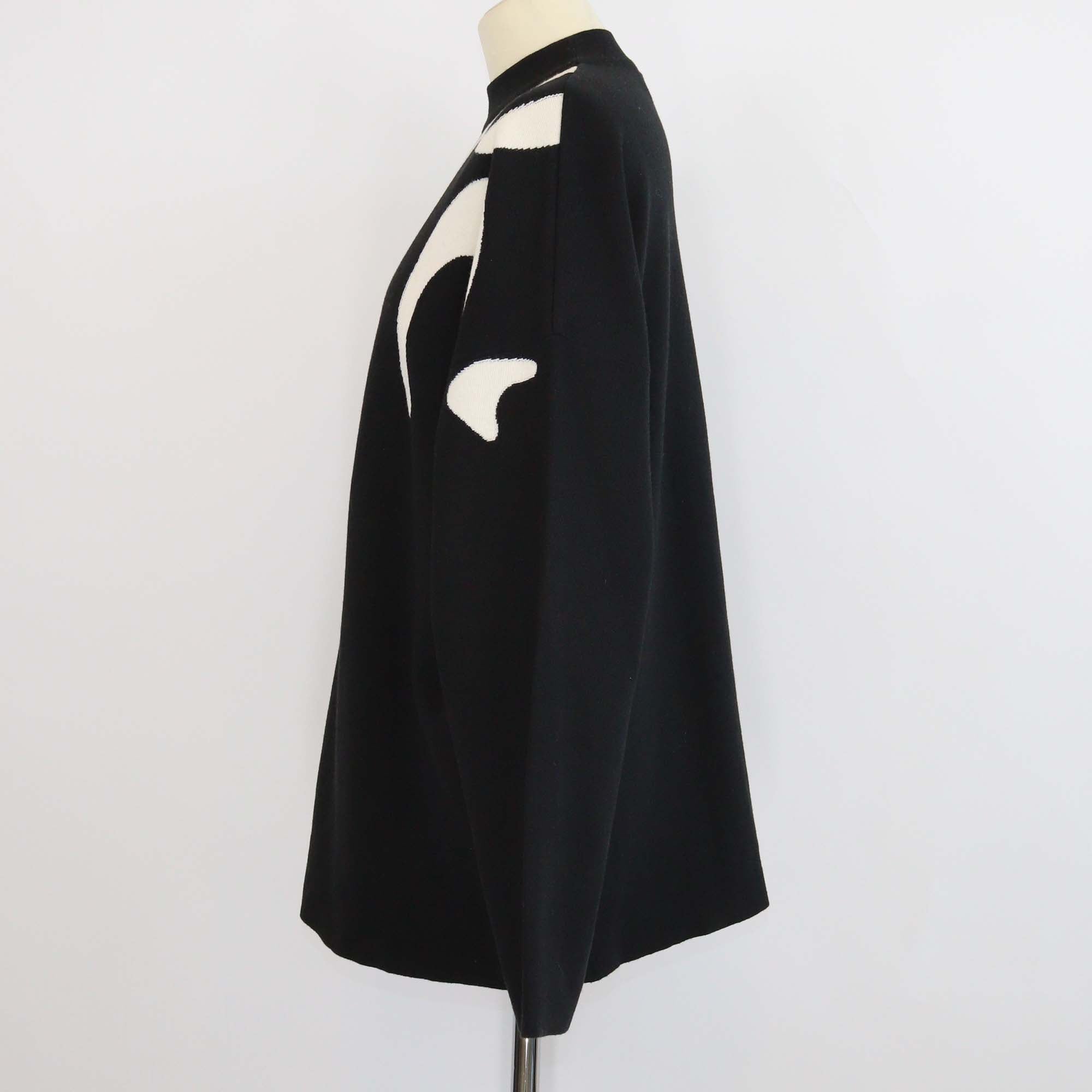 Chloe Black/White Logo Print Knit Crew Neck Sweater