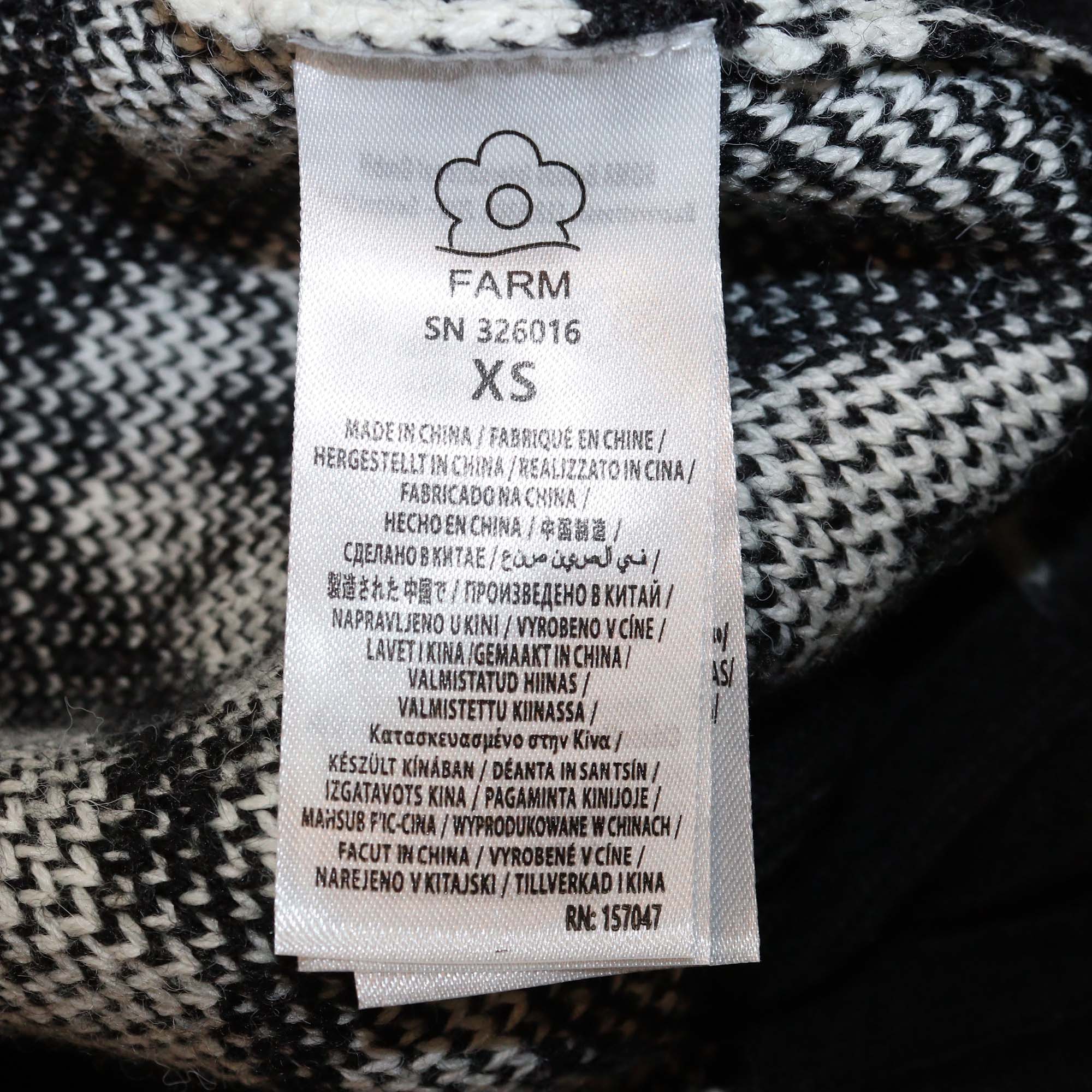 Farm Rio Black/White Pineapple Lkat Jacquard Knit Sweater