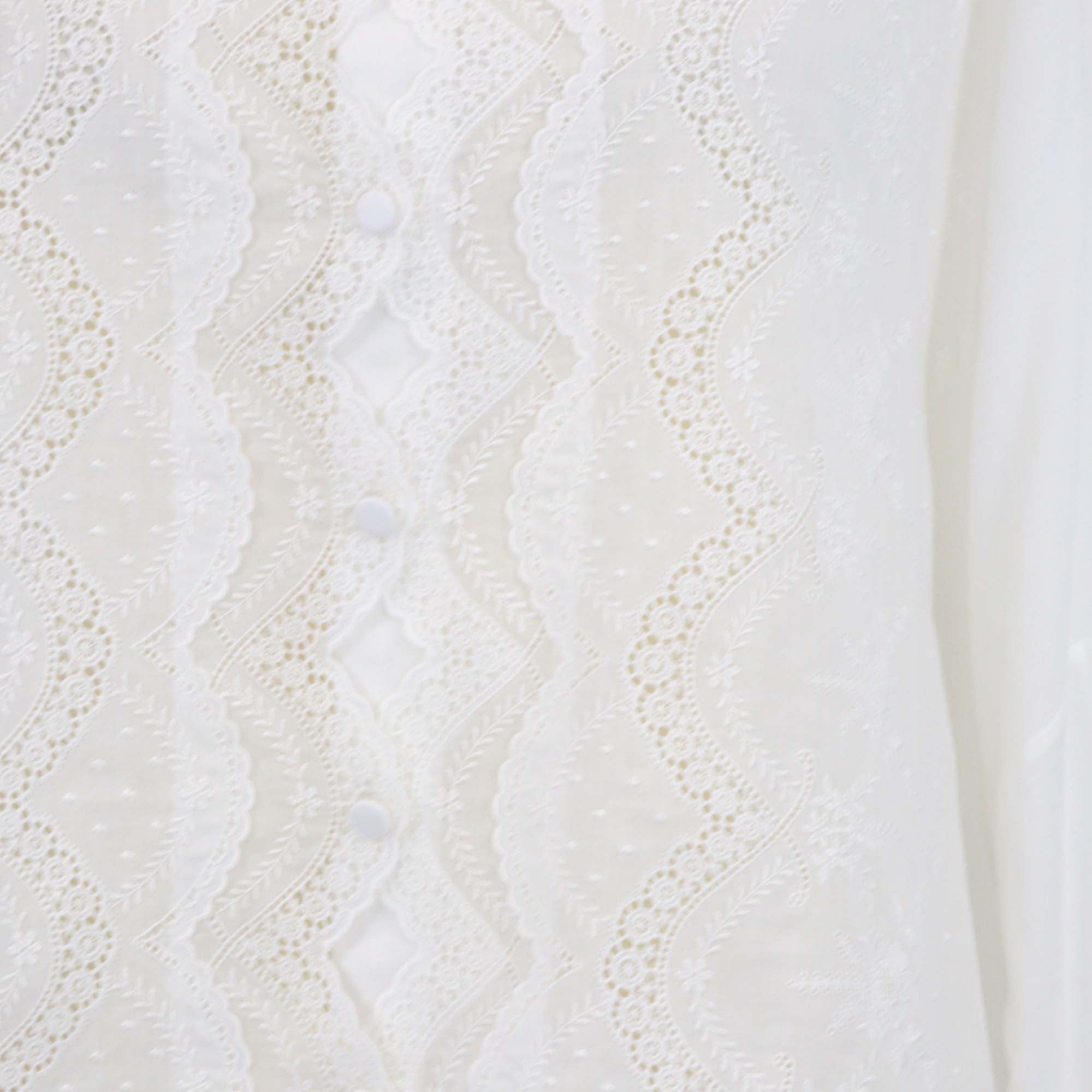 Ermanno Scervino White Cotton Embroidered Lace Cropped Long Sleeve Shirt