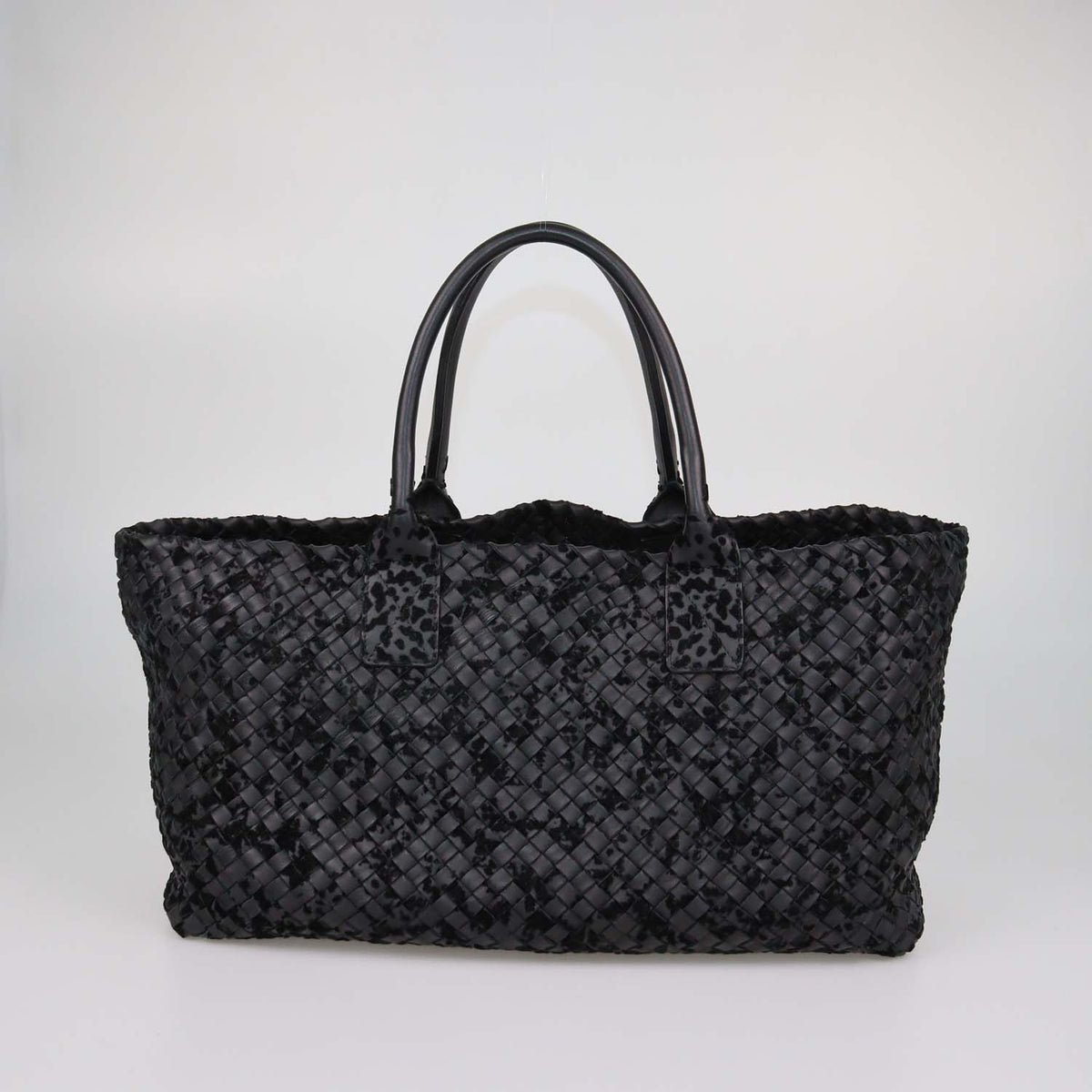 Bottega Veneta Black Intrecciato Leather Medium Limited Edition 312/500 Cabat Tote