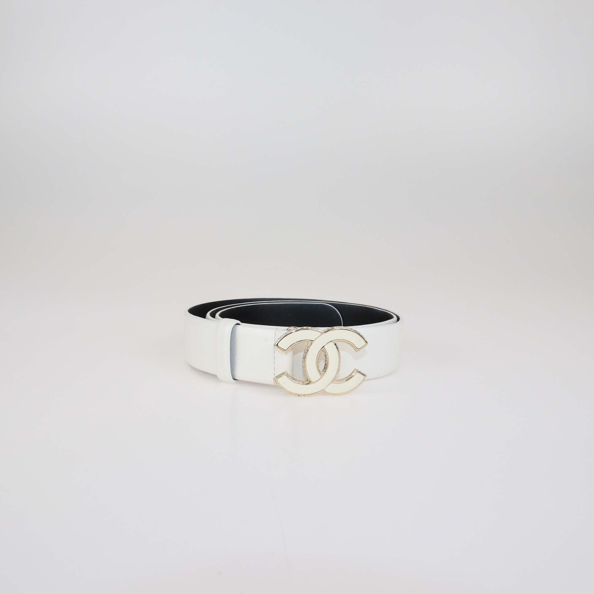 Chanel White Leather CC Enamel Buckle Belt