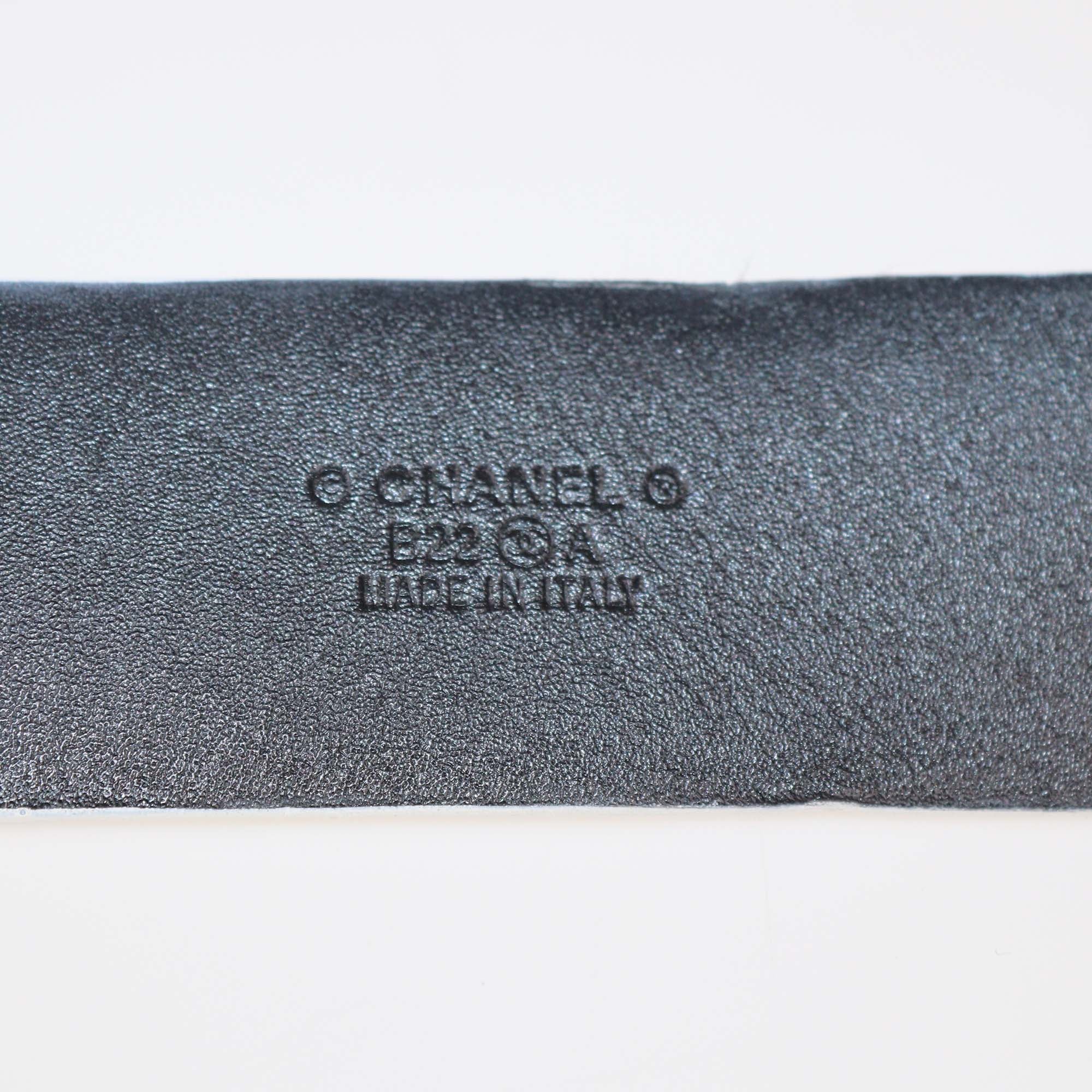 Chanel White Leather CC Enamel Buckle Belt