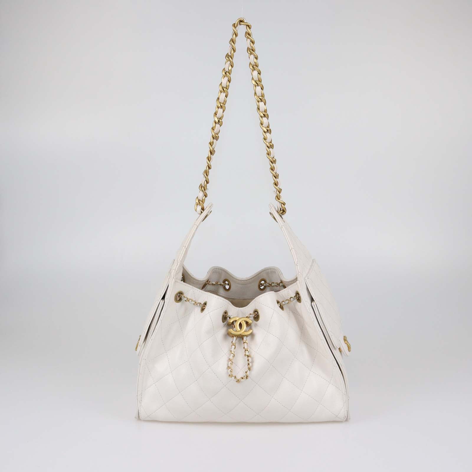 Chanel White Quilted Caviar Leather Small 25 Drawstring Hobo Bag
