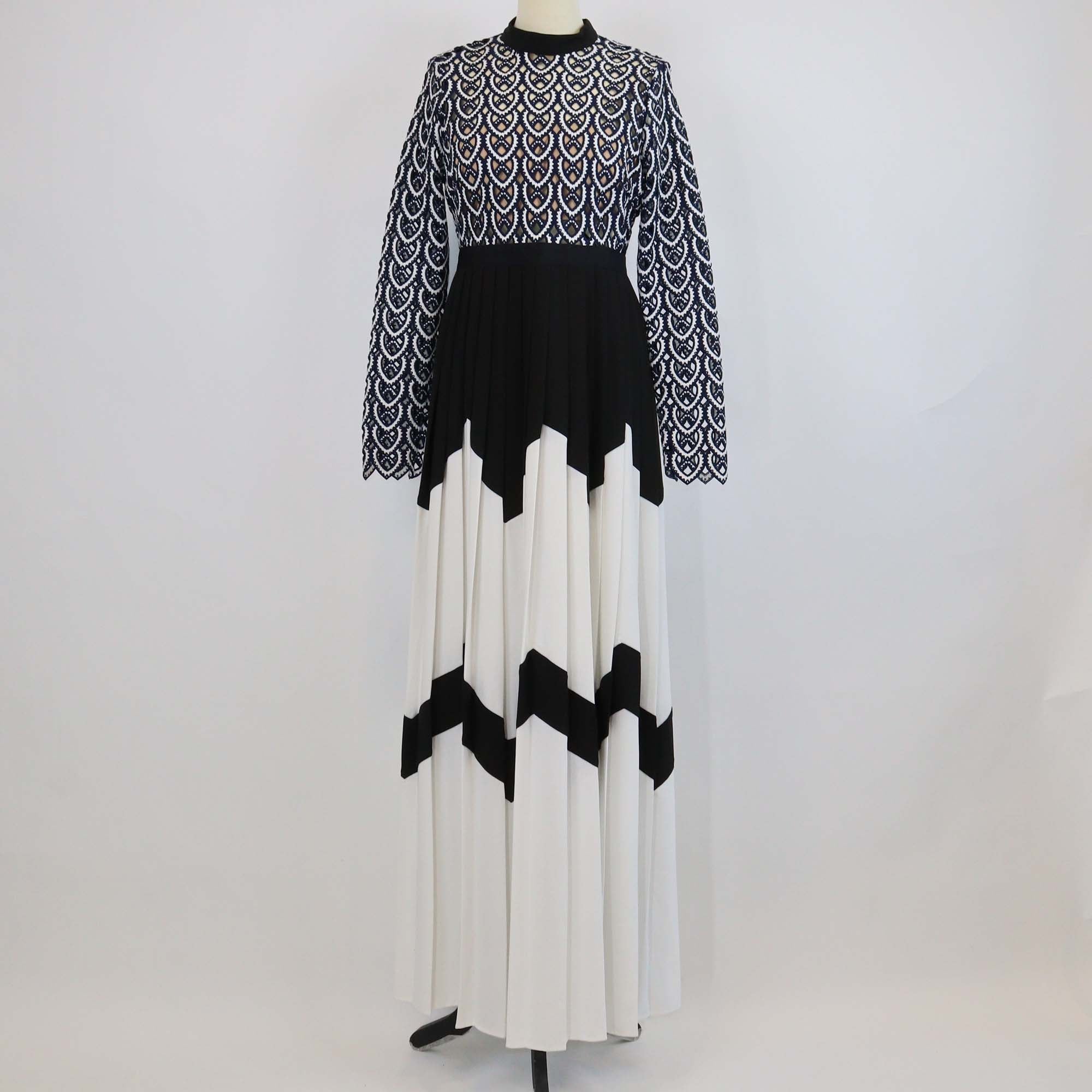 Self-Portrait Tricolor Sweetheart Crochet Crepe Maxi Dress