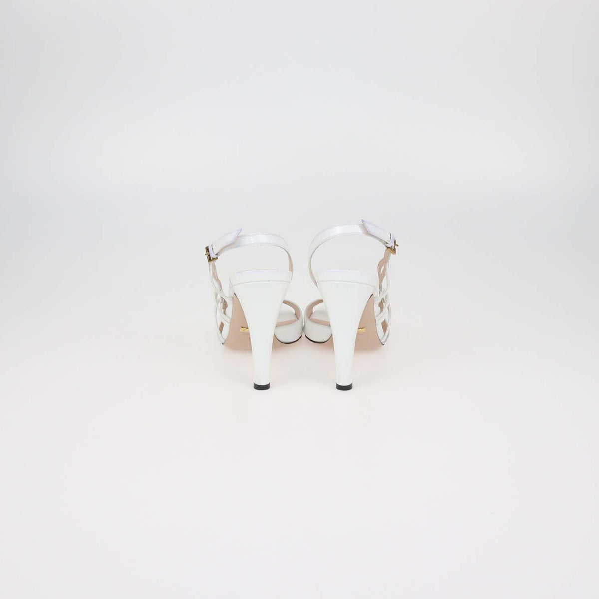 Gucci White Patent Leather Cutout Detailed Slingback Sandals