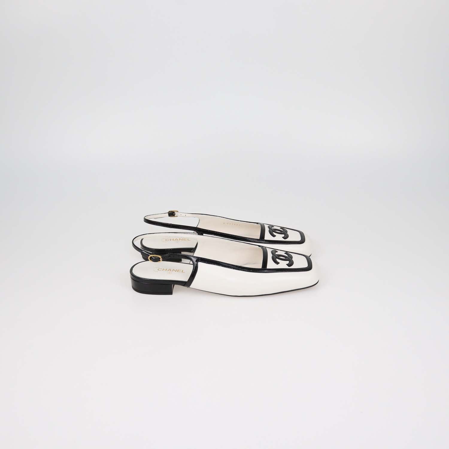 Chanel White,Black Leather and Patent Leather CC Logo Square Toe Slingback Pumps