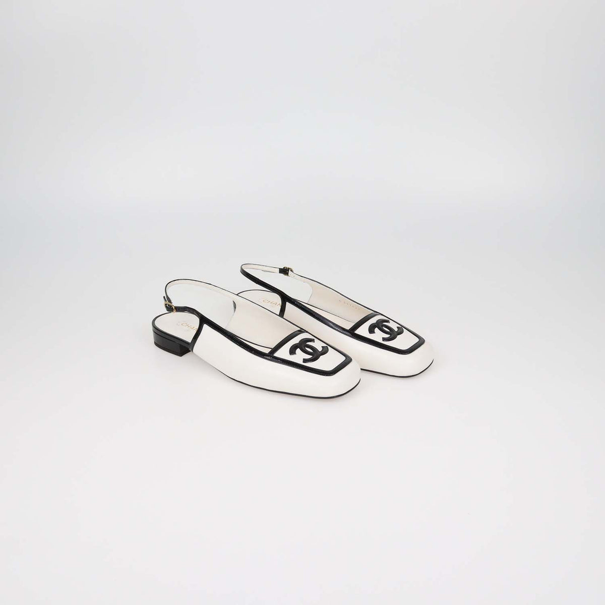 Chanel White,Black Leather and Patent Leather CC Logo Square Toe Slingback Pumps
