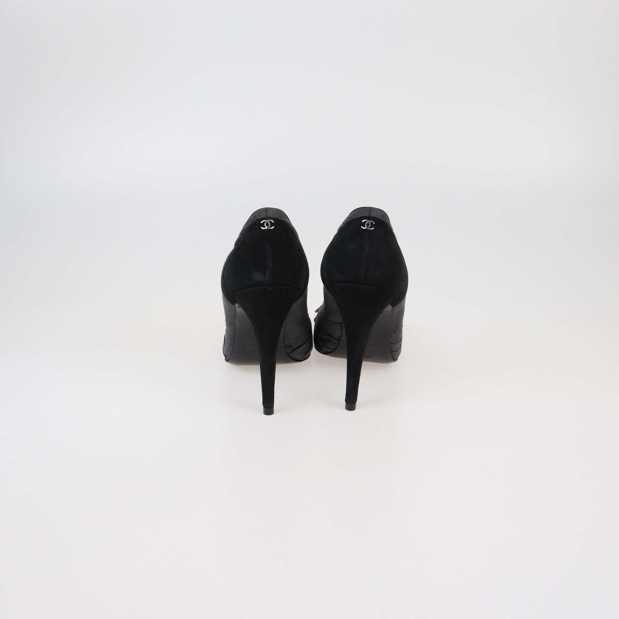 Chanel Black/Grey Satin & Suede Bow Pumps Womens Chanel