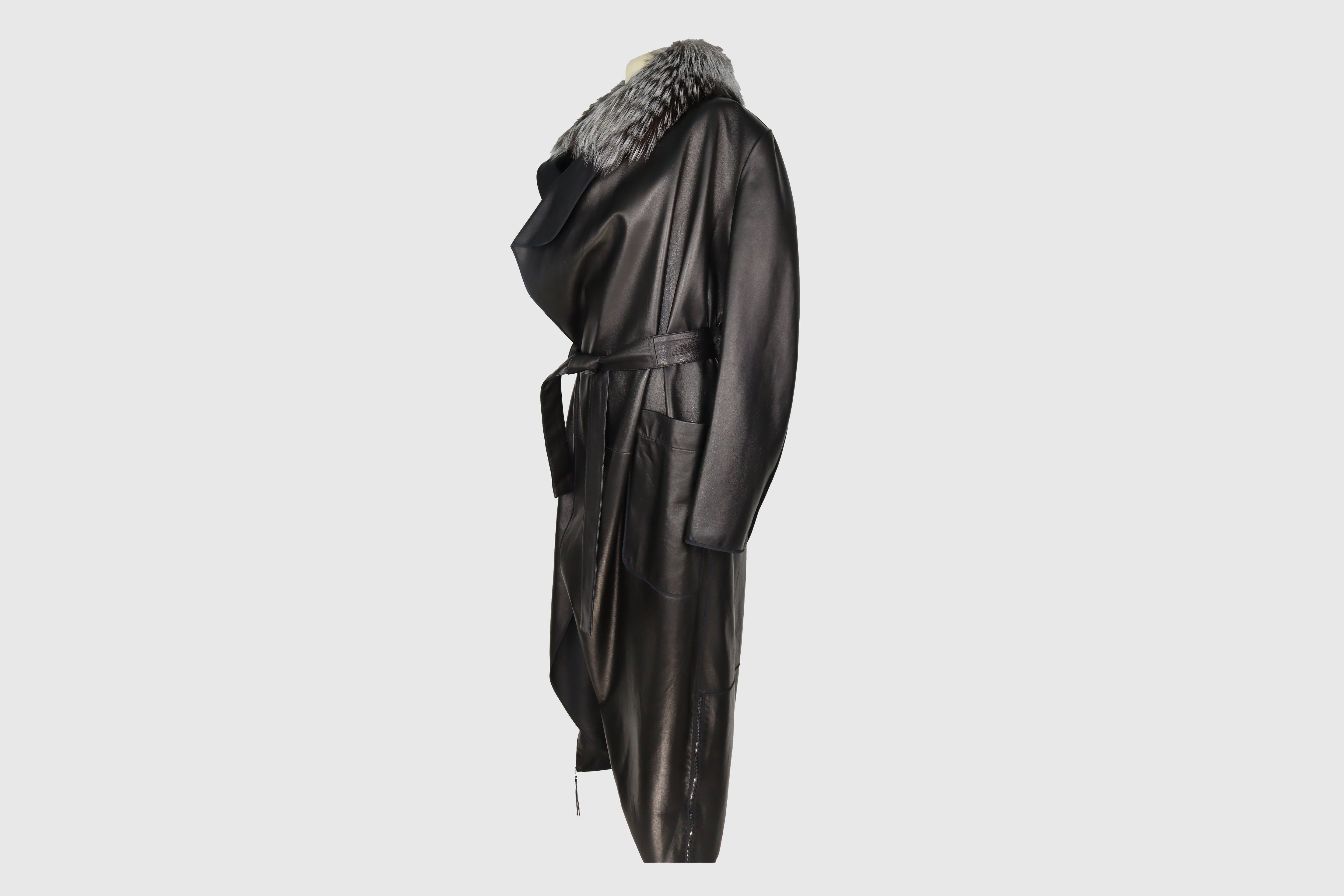 Black Belted Coat w/ Fur Clothing Punto 